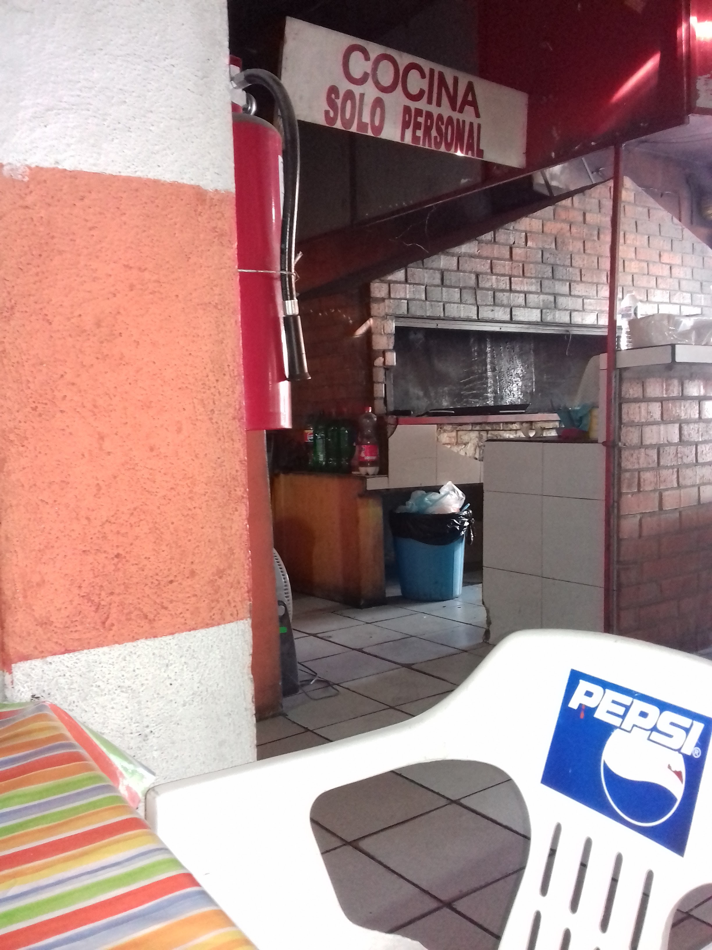 Pollos Selctos image 6