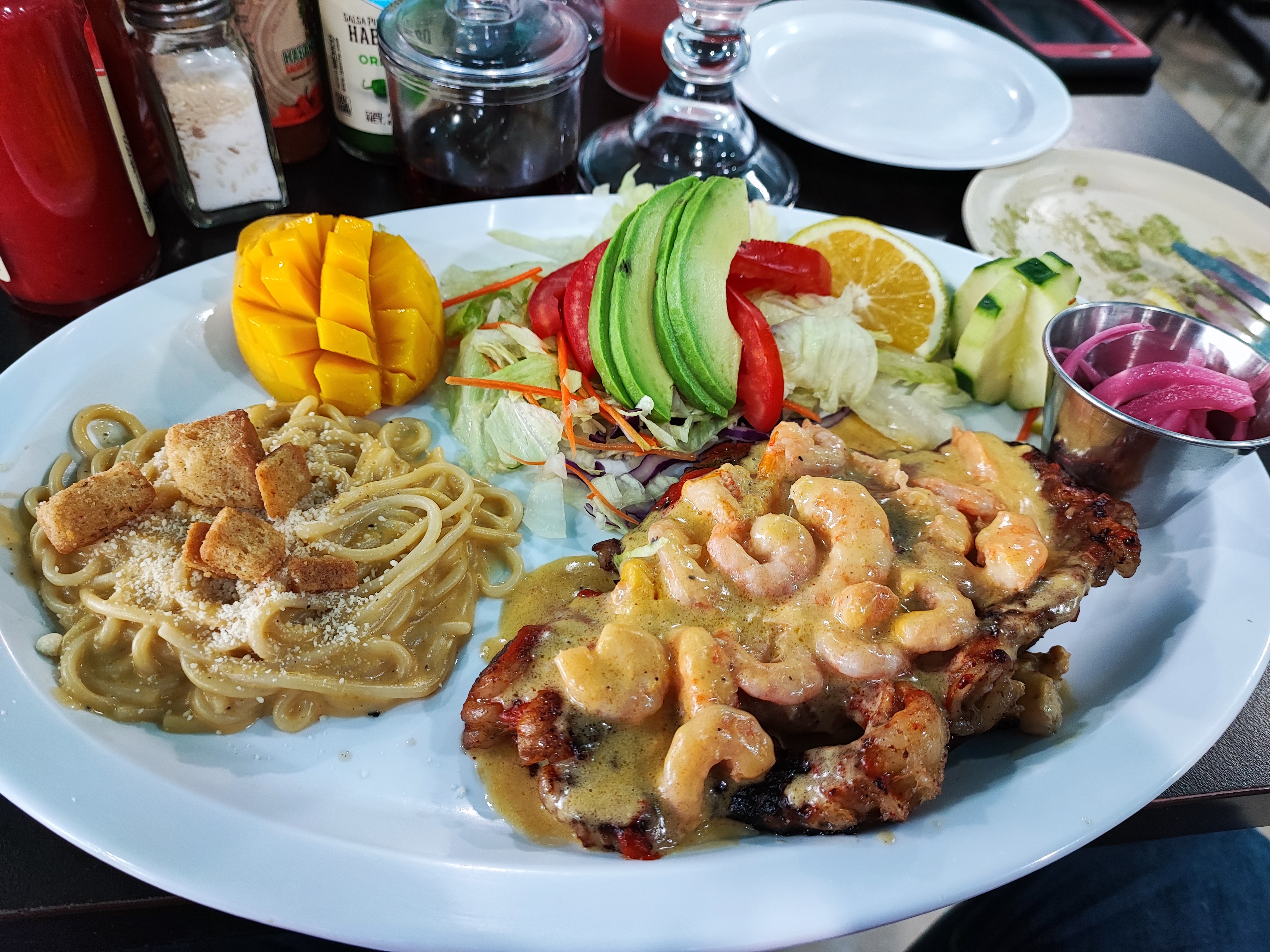 Henry Restaurante image 2