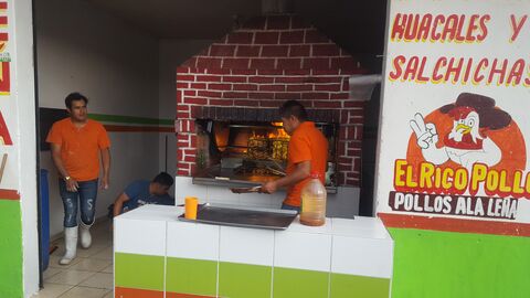 EL RICO POLLO (pollos a la leña) image 2