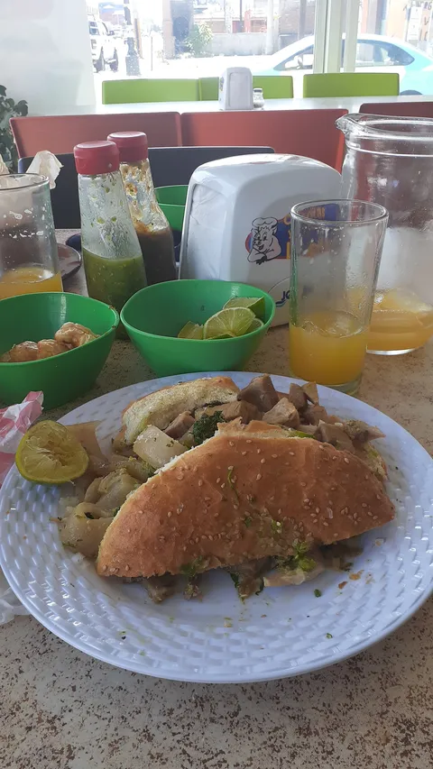 Carnitas Y Cemitas Lupita image 6