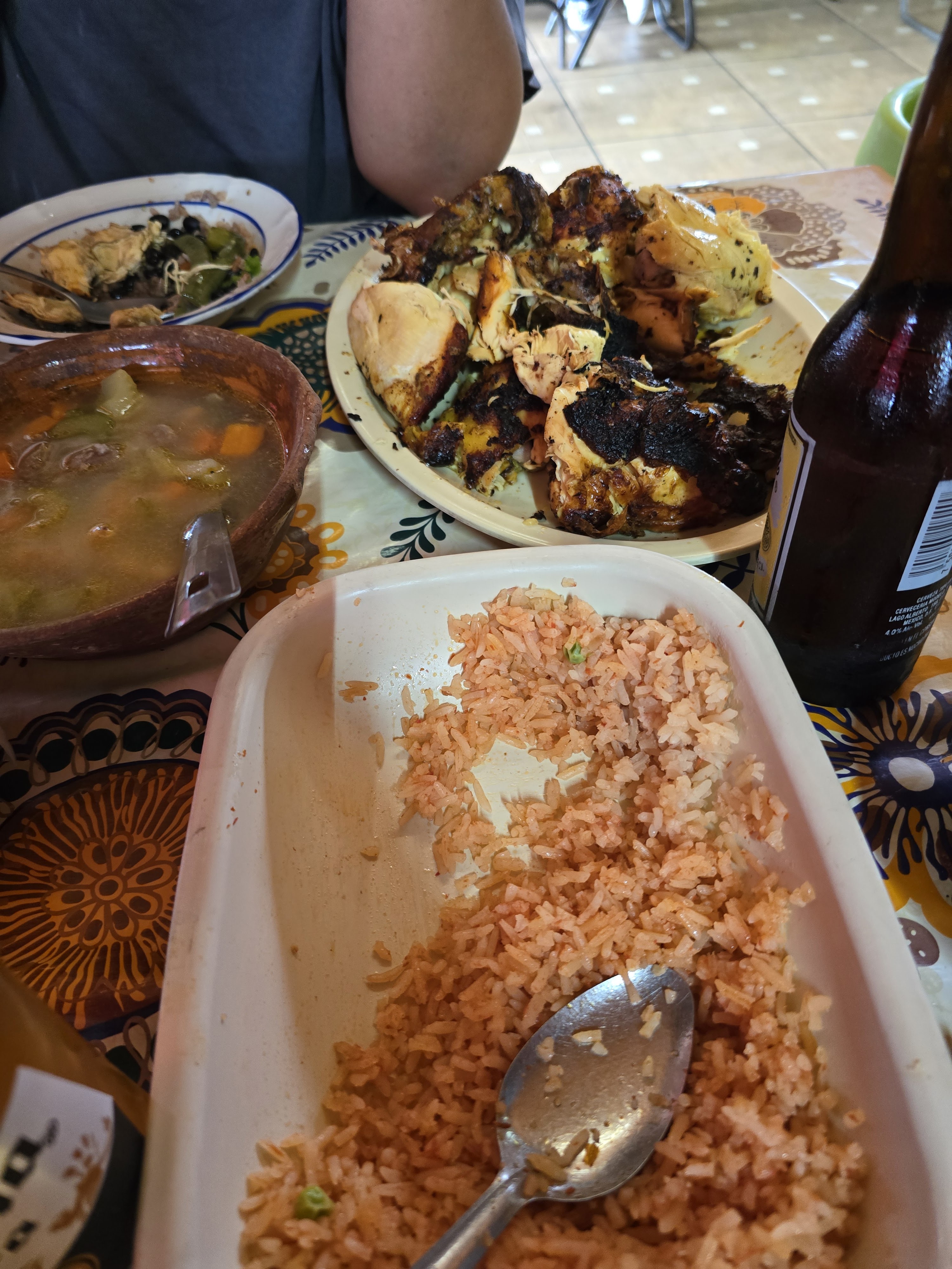 El Pollo Gordo "Ricos Pollos a la Leña" image 4