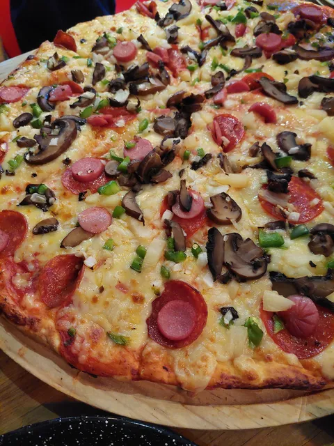Eduardo's Pizza image 4