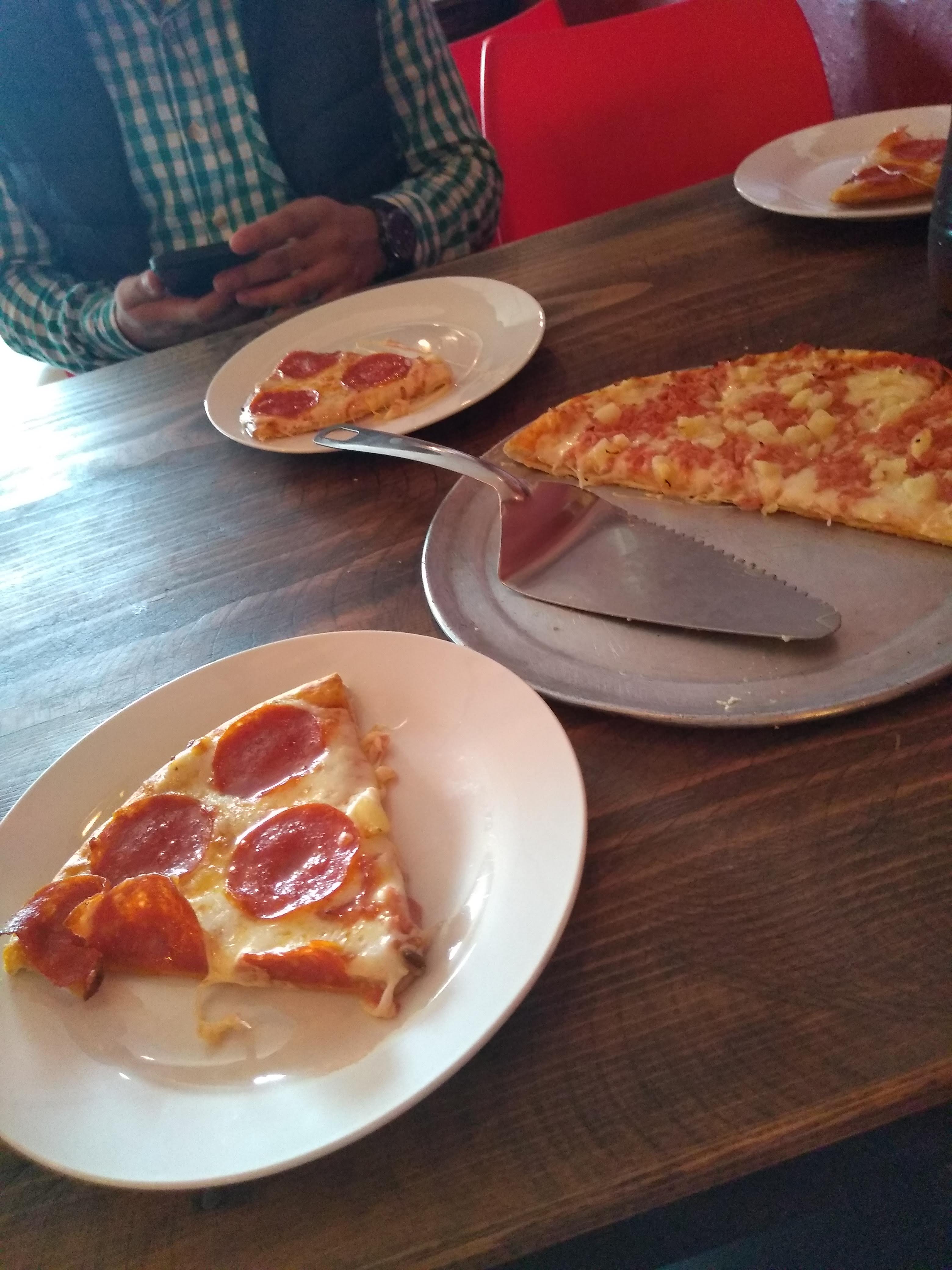 Eduardo's Pizza image 8