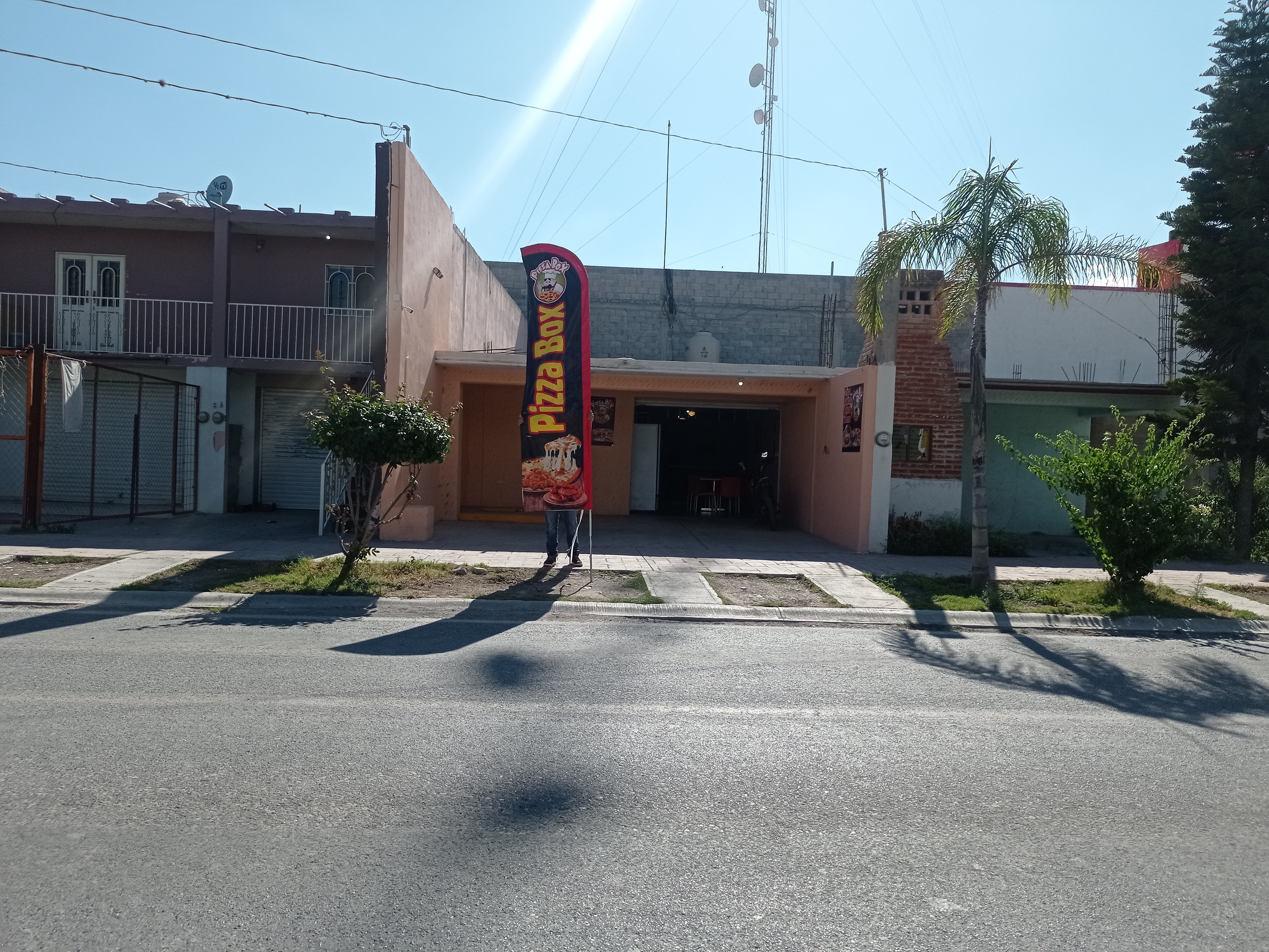 PIZZA BOX MOCTEZUMA image 3