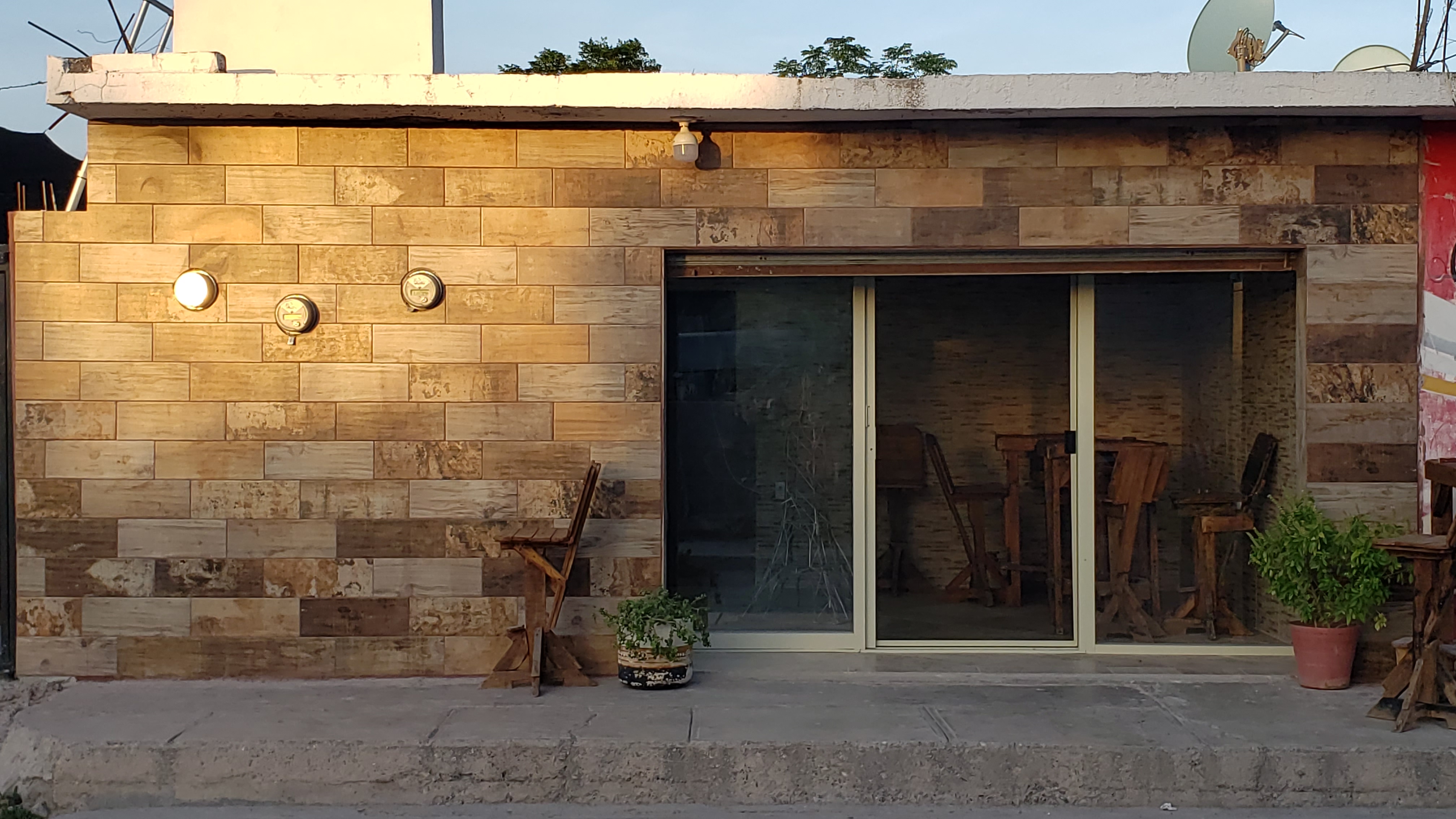 WINGS & RIBS VILLA DE ARISTA image 3