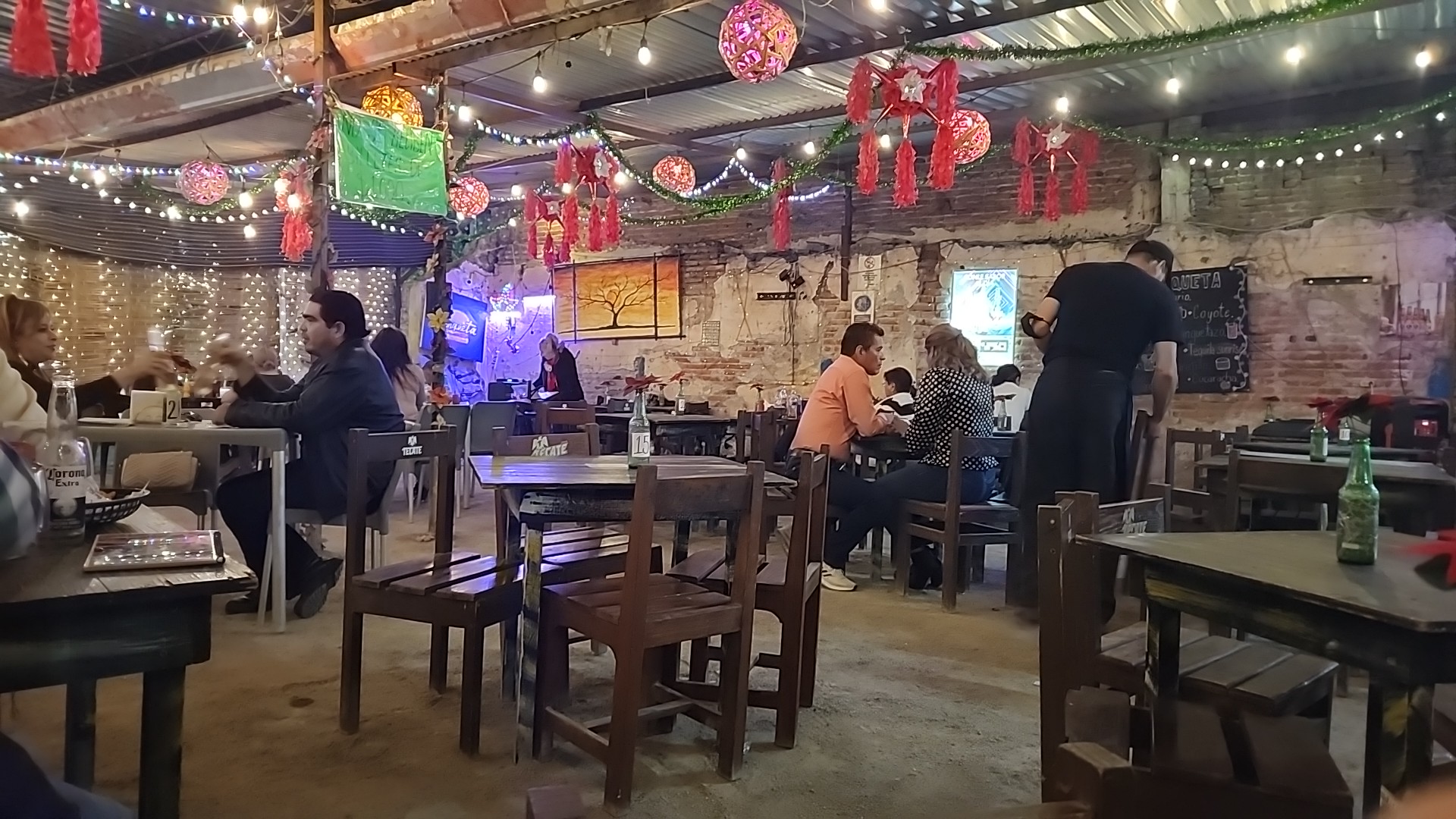 La Banqueta Restaurante image 3