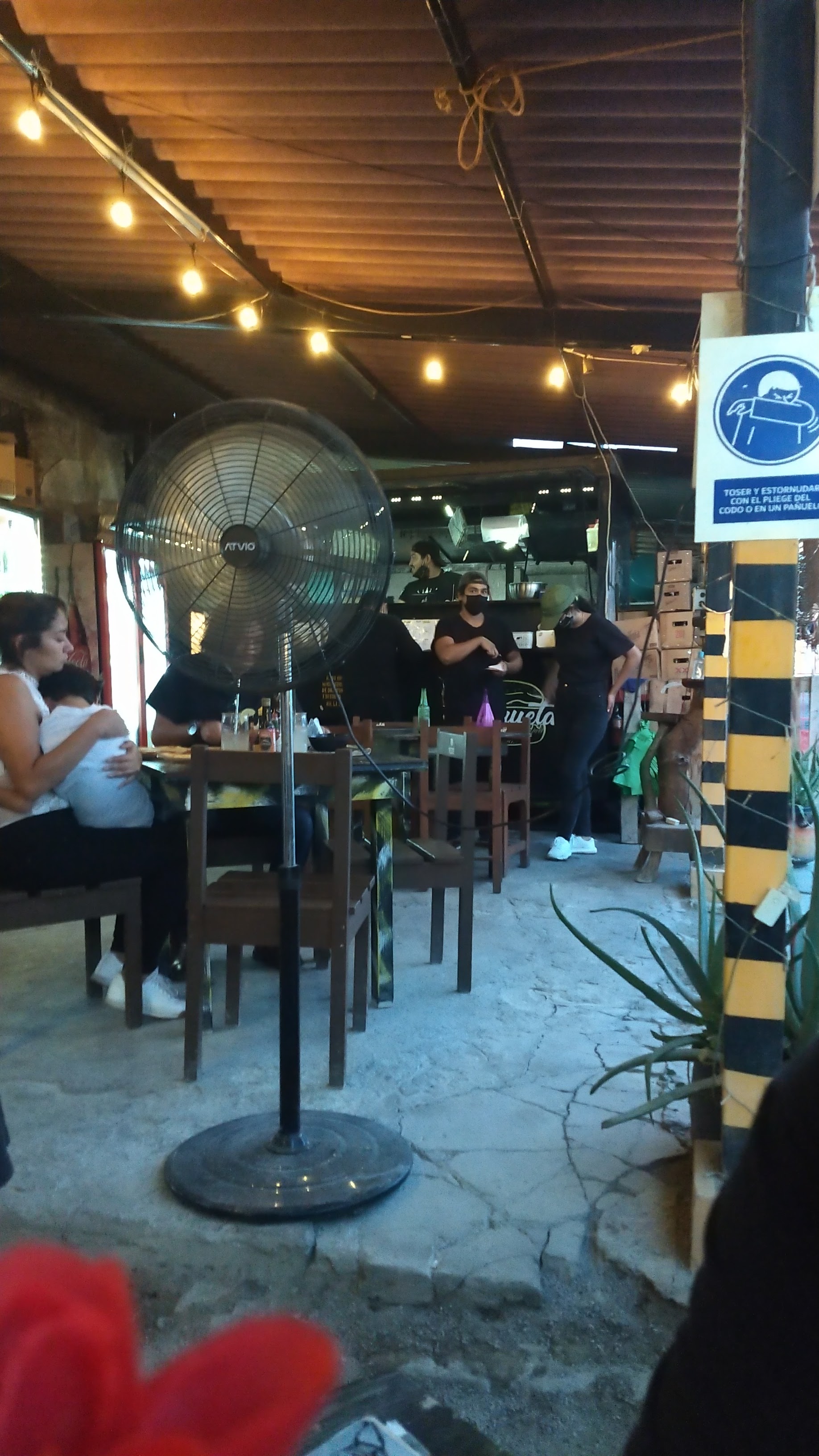 La Banqueta Restaurante image 5