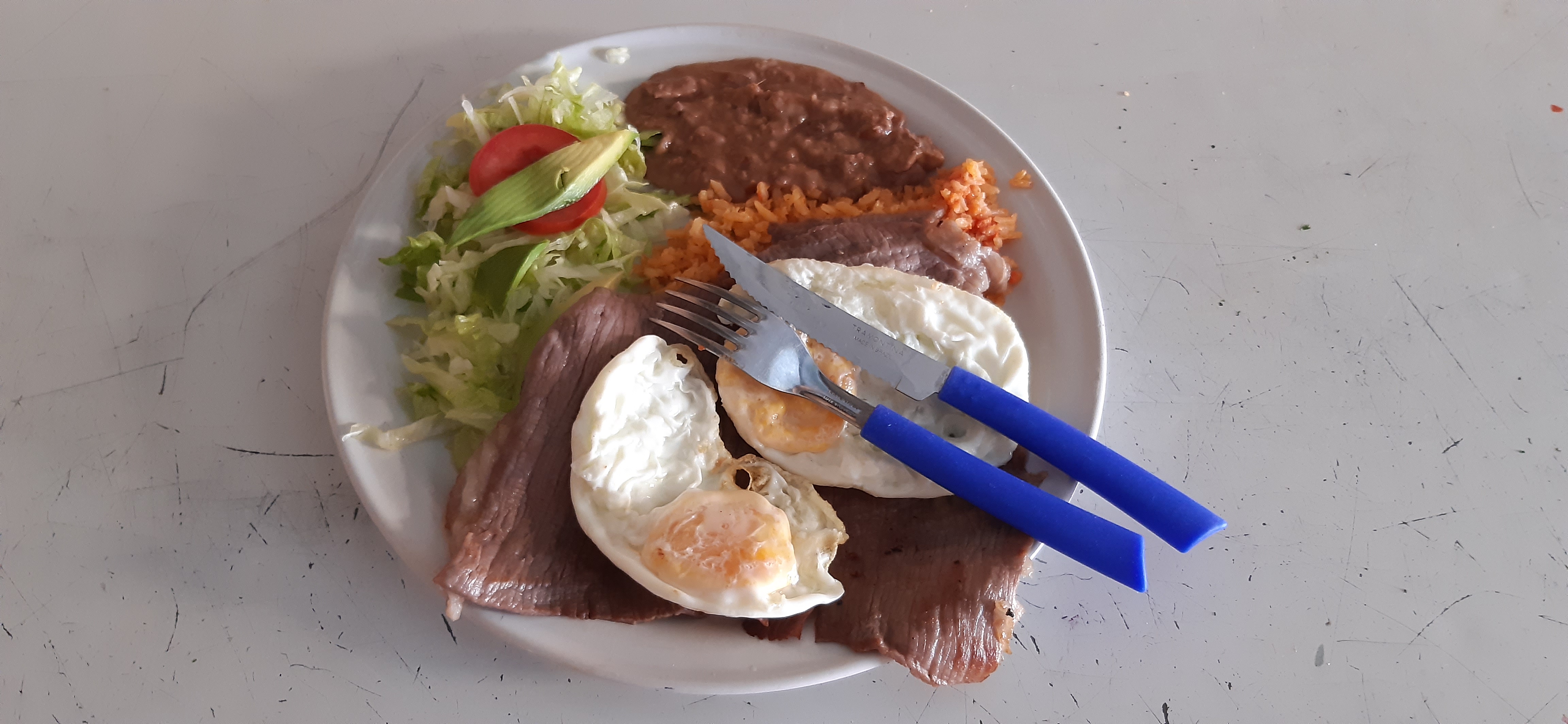 Barbacoa Y Consomé De Borrego "Hnos. Guerrero" image 1