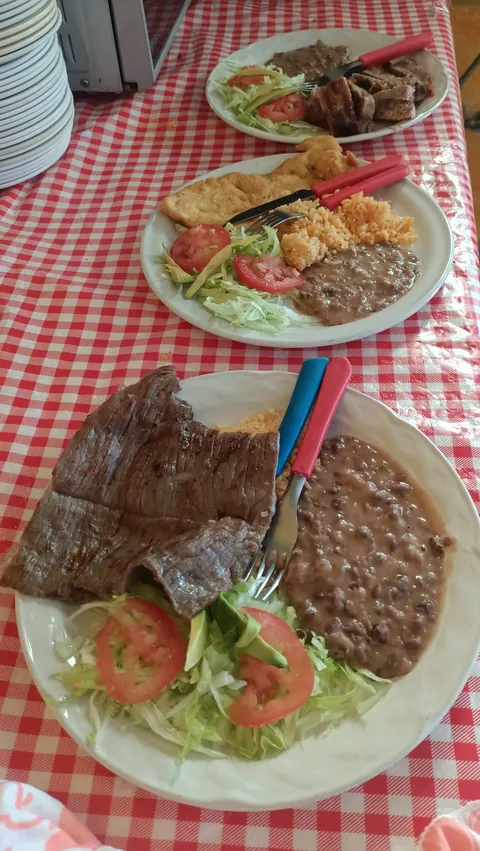 Barbacoa Y Consomé De Borrego "Hnos. Guerrero" image 4