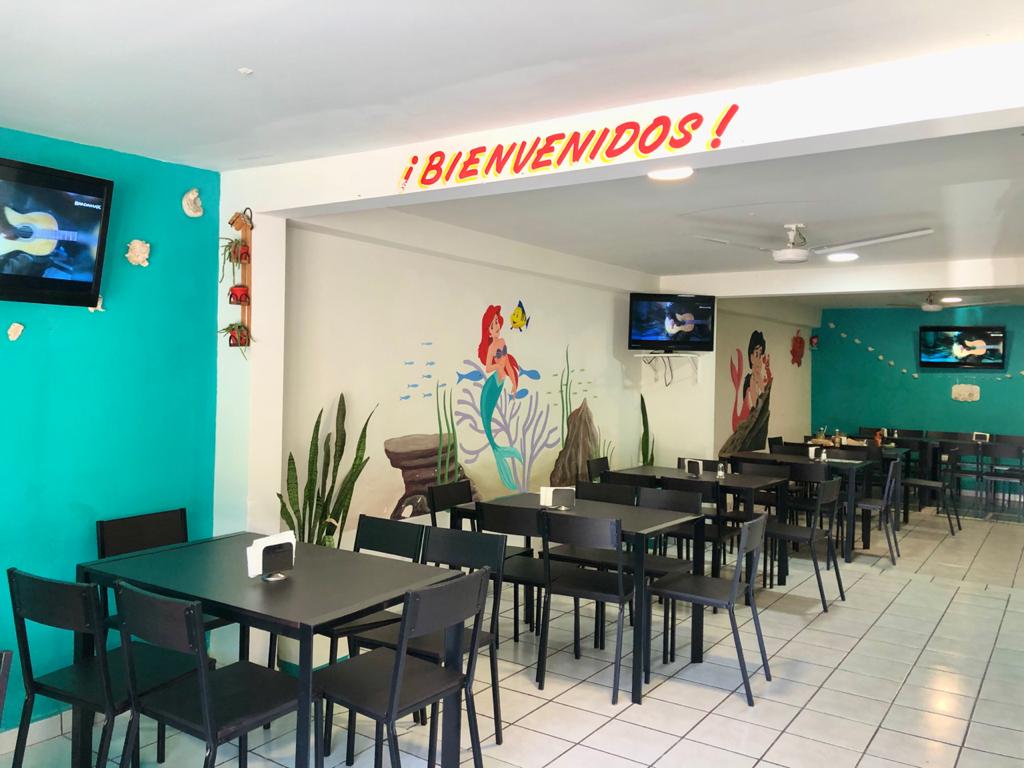 Mariscos "El Lago de las sirenitas" image 3