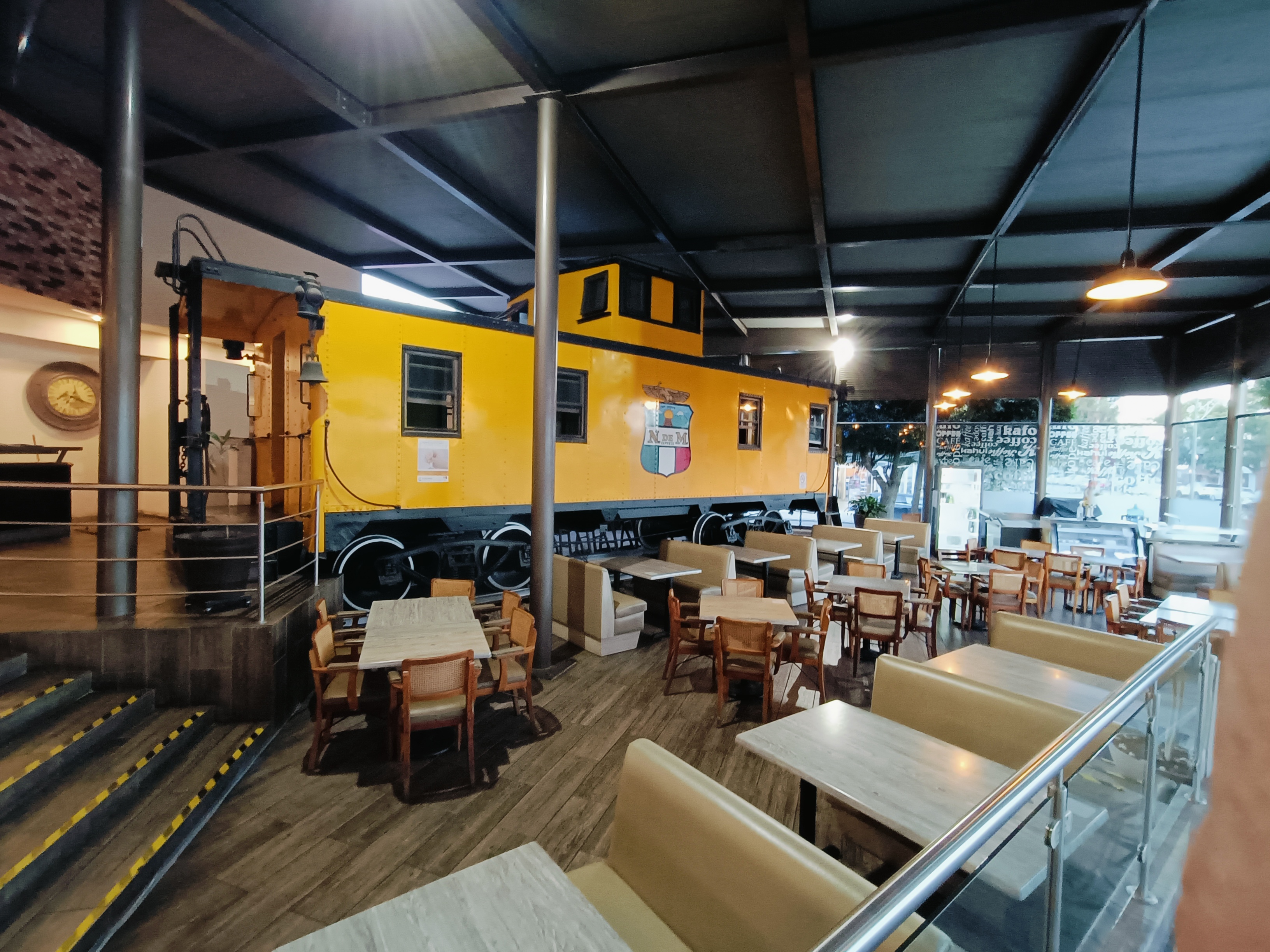 La Parroquia Restaurant, Morales Street image 4