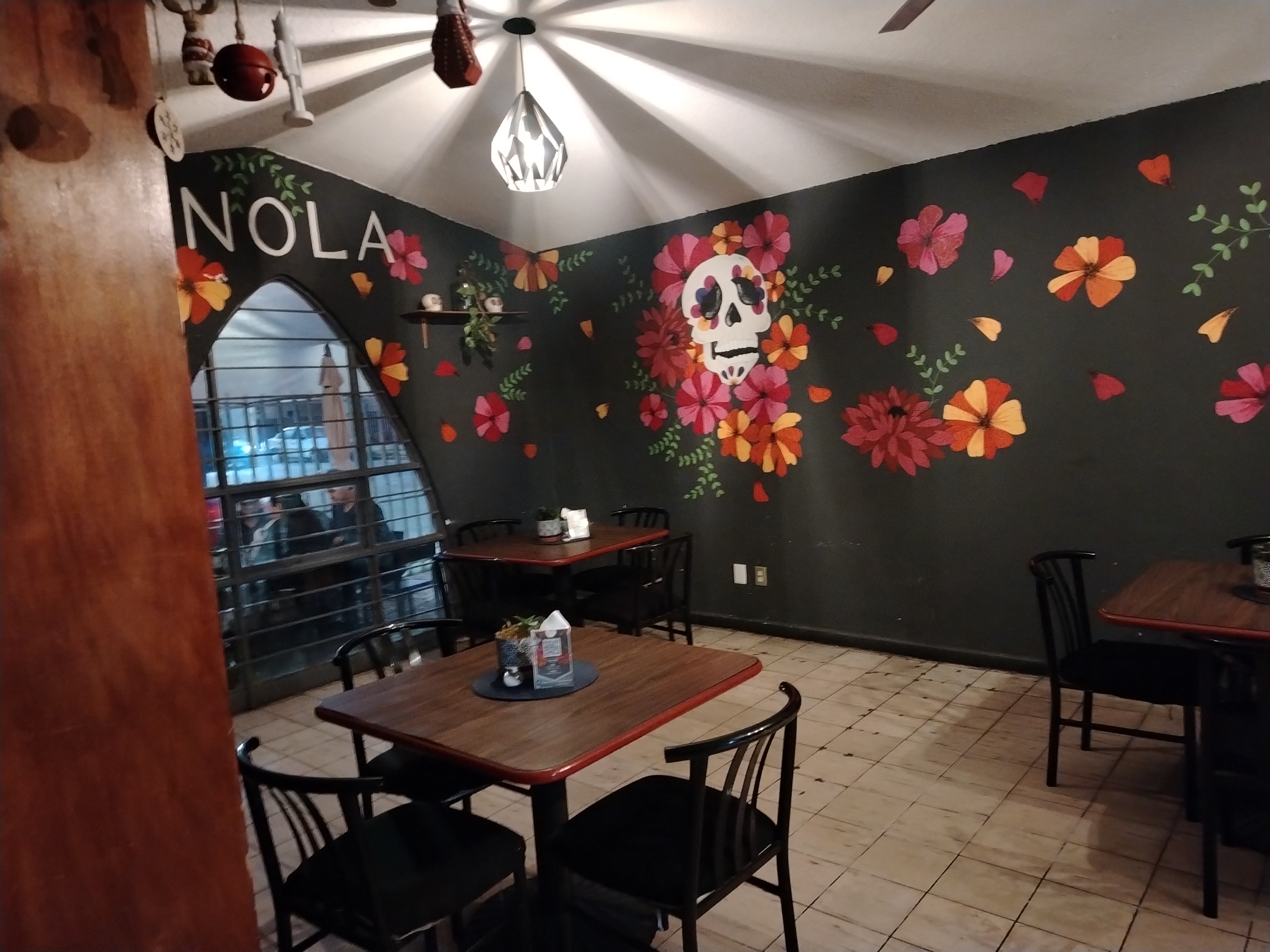 RESTAURANTE ENOLA Cocina Urbana image 1