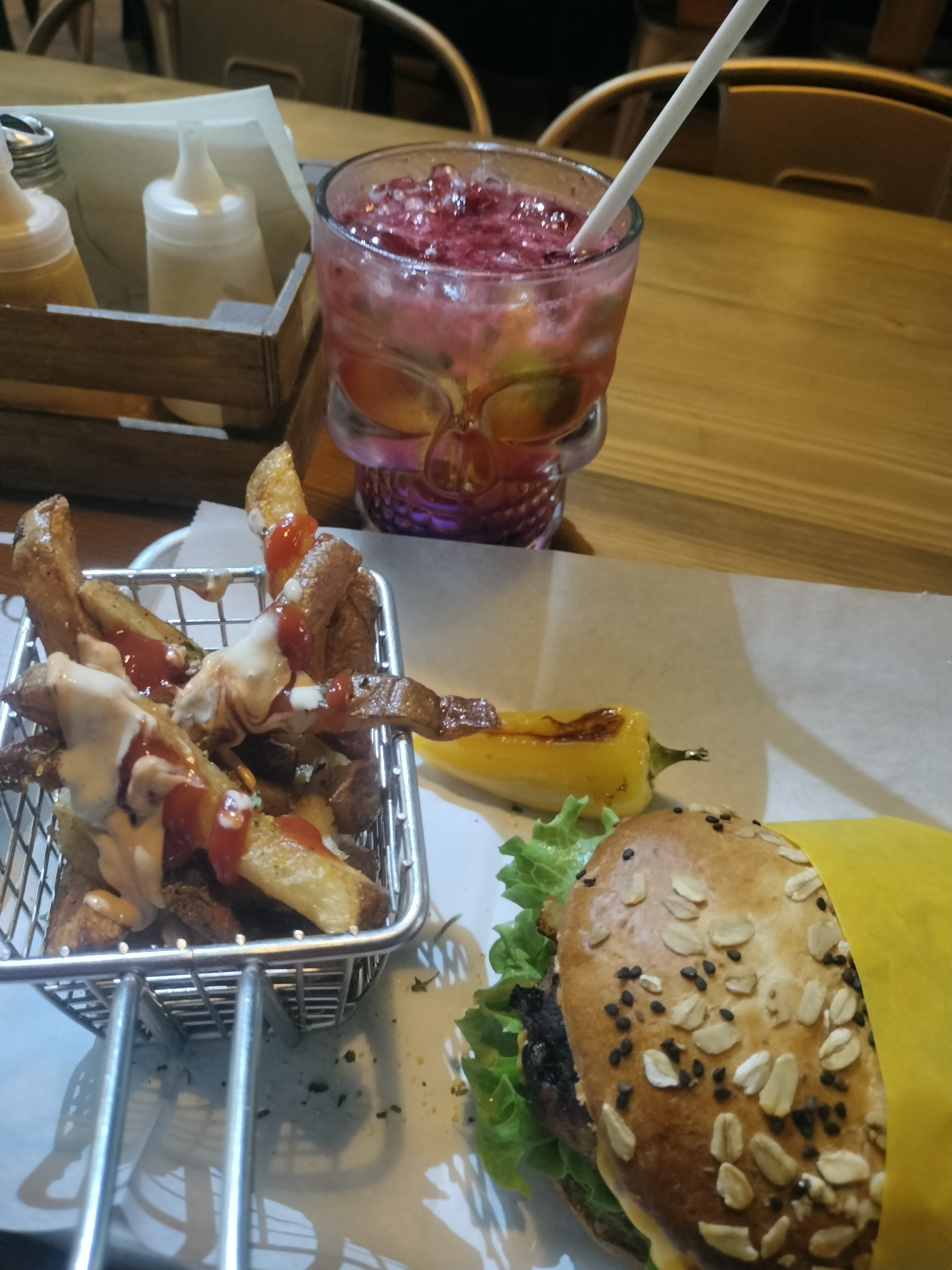 CALAVERA BURGERS & WINGS image 2