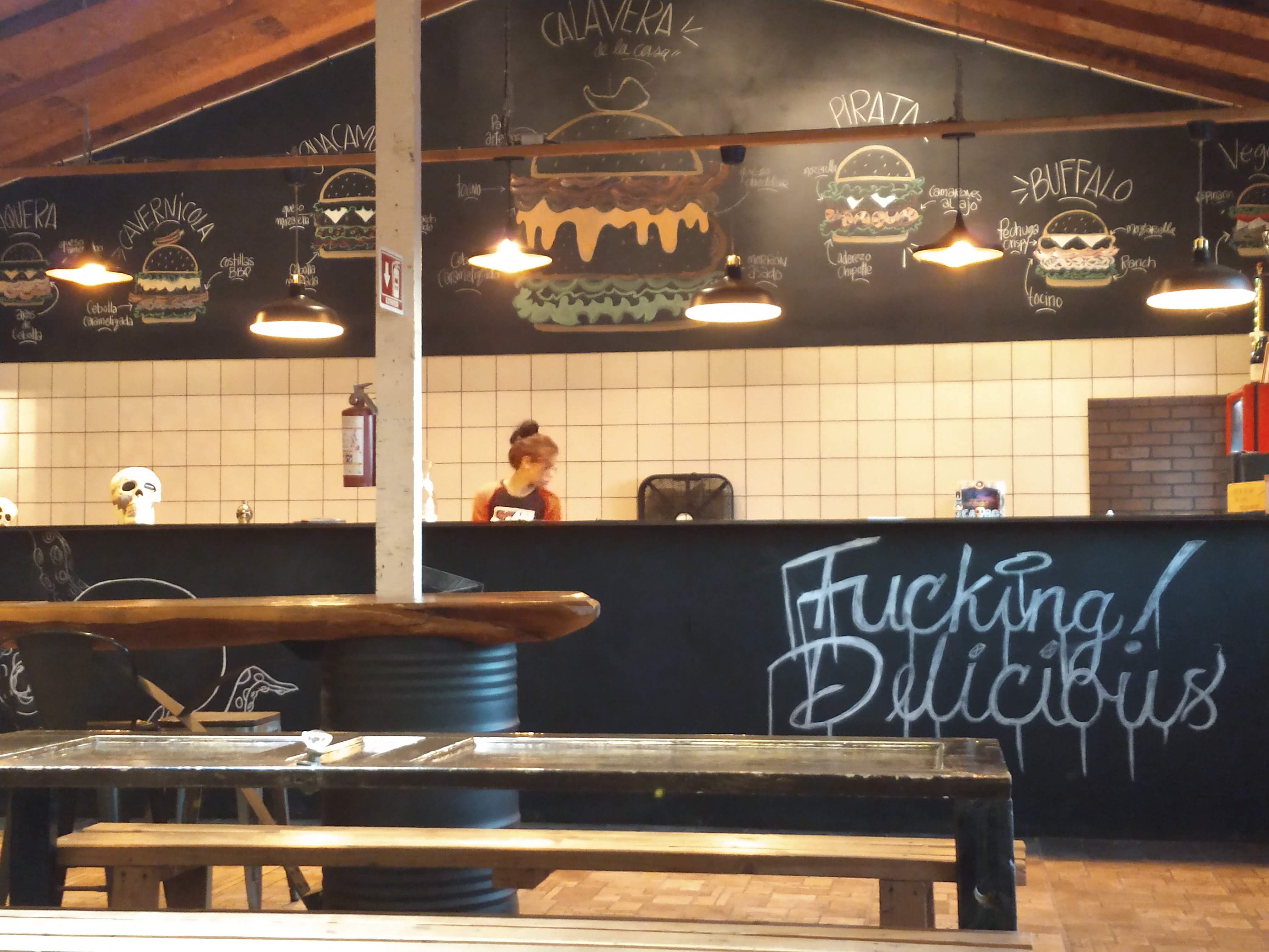 CALAVERA BURGERS & WINGS image 4