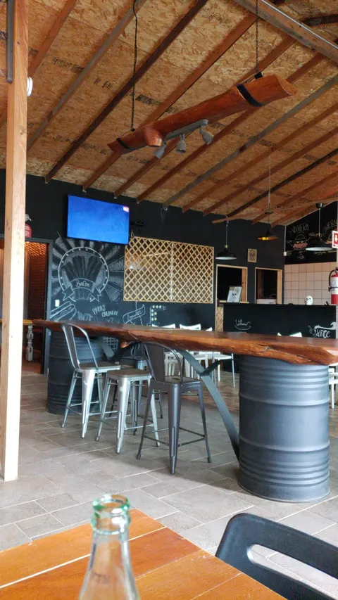 CALAVERA BURGERS & WINGS image 8