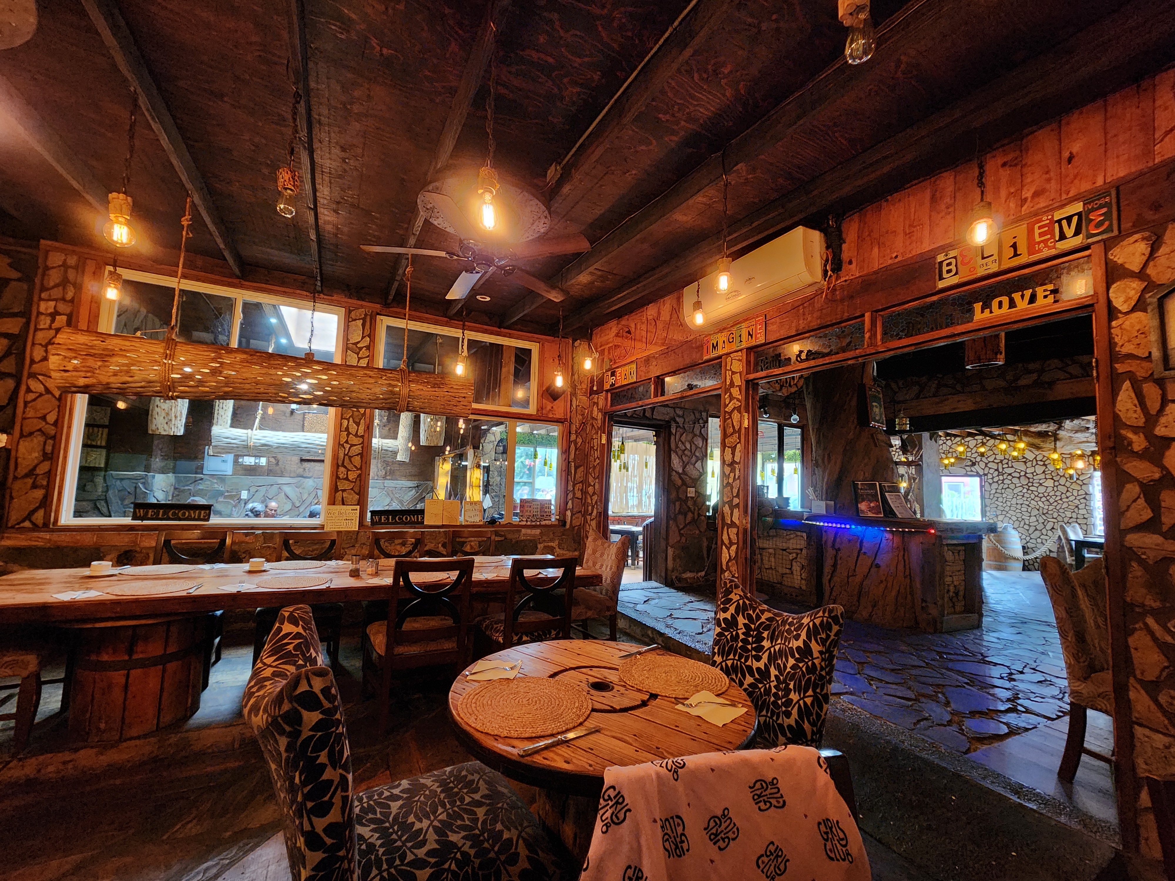 Eucalipto Restaurant, Bar and Grill image 3