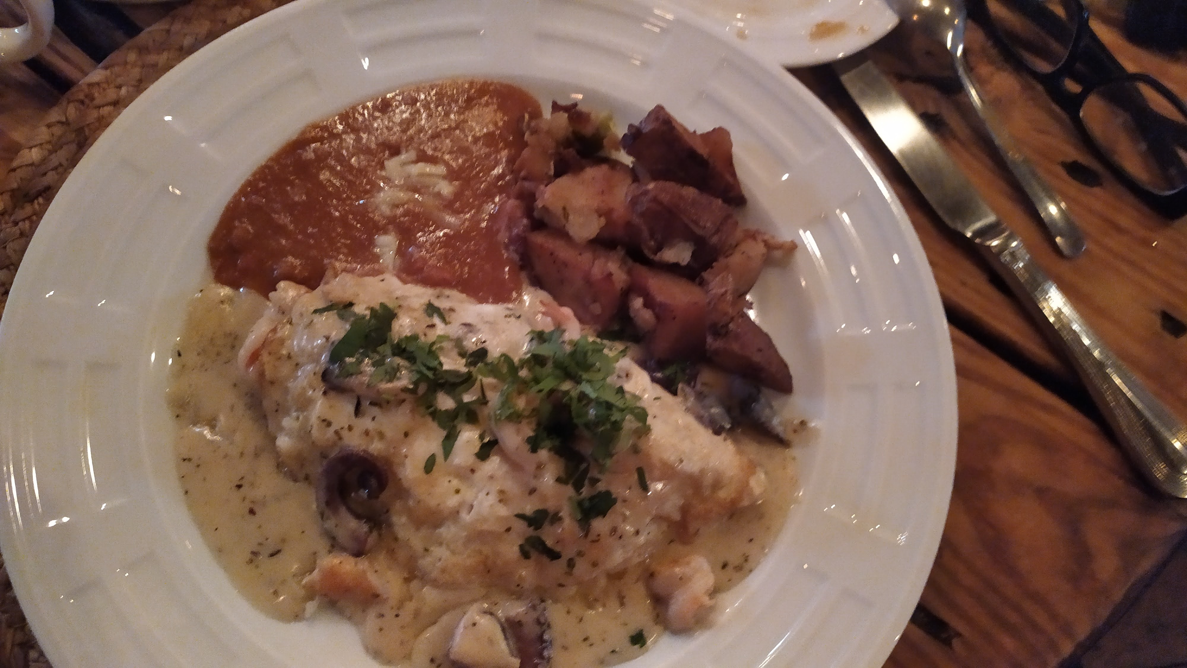 Eucalipto Restaurant, Bar and Grill image 7