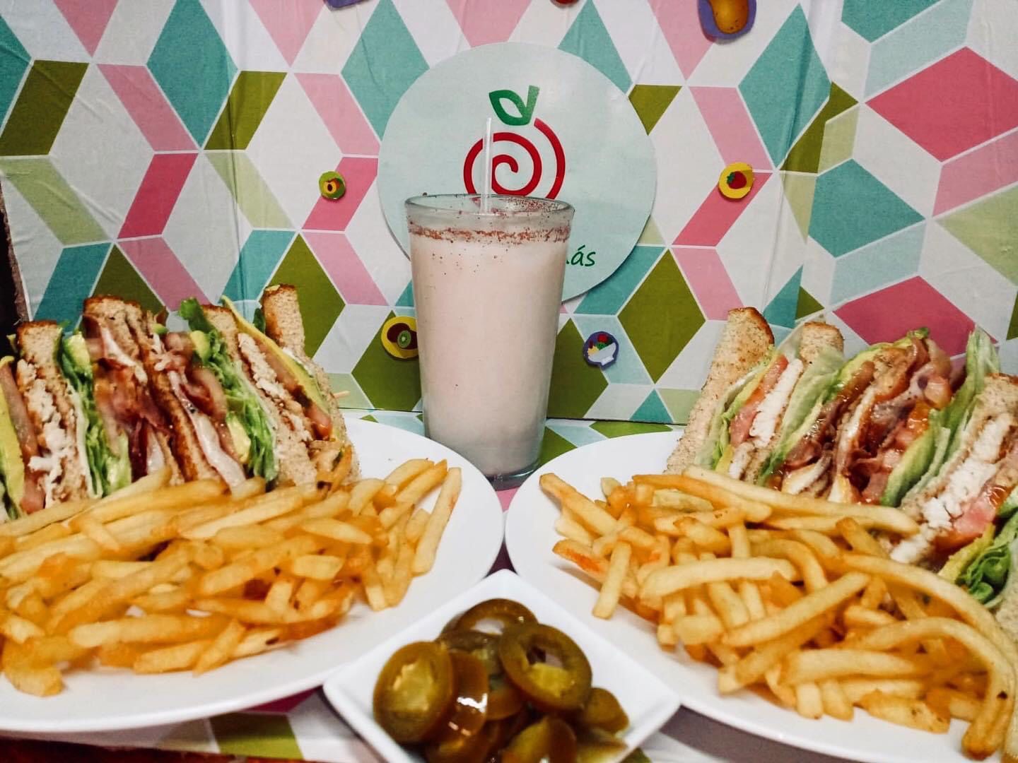 Riveroll Cafe Bistro Restaurante image 2