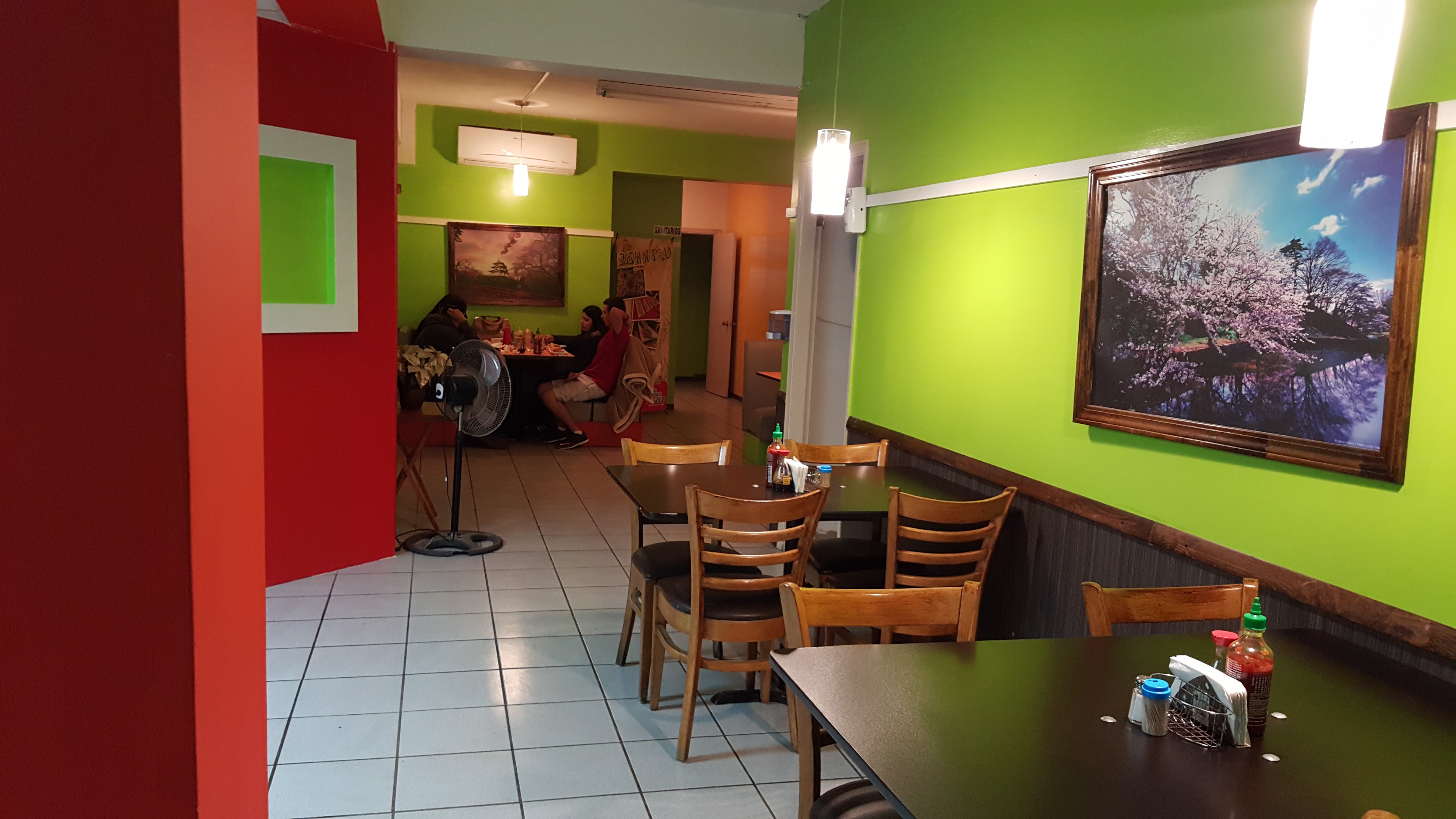 Sushi N Tojo image 1