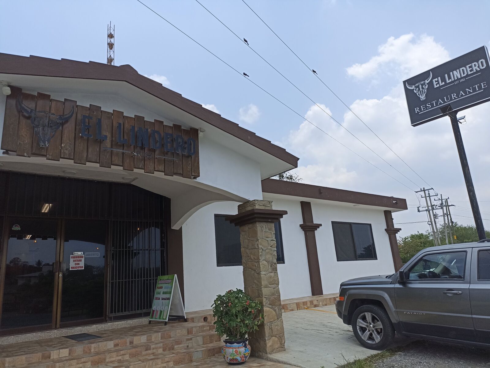 El Lindero image 5