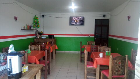 Loncheria "El Remolino" image 2