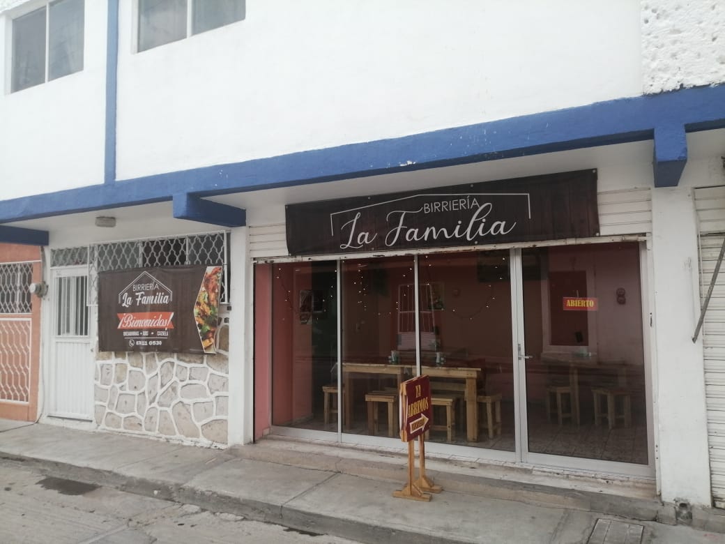 Birrieria La Familia image 4