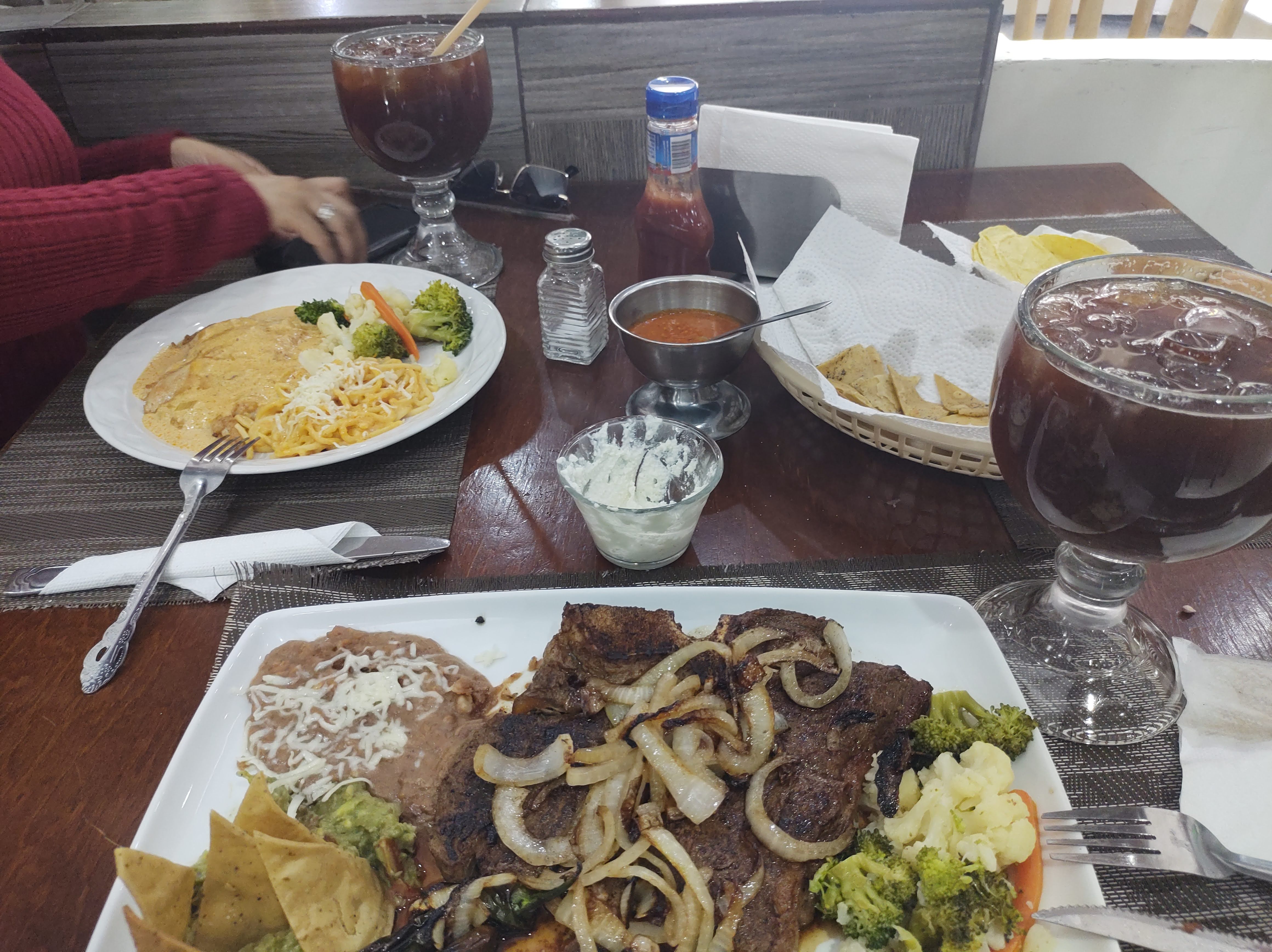 La Mansion Rest&Bar image 2