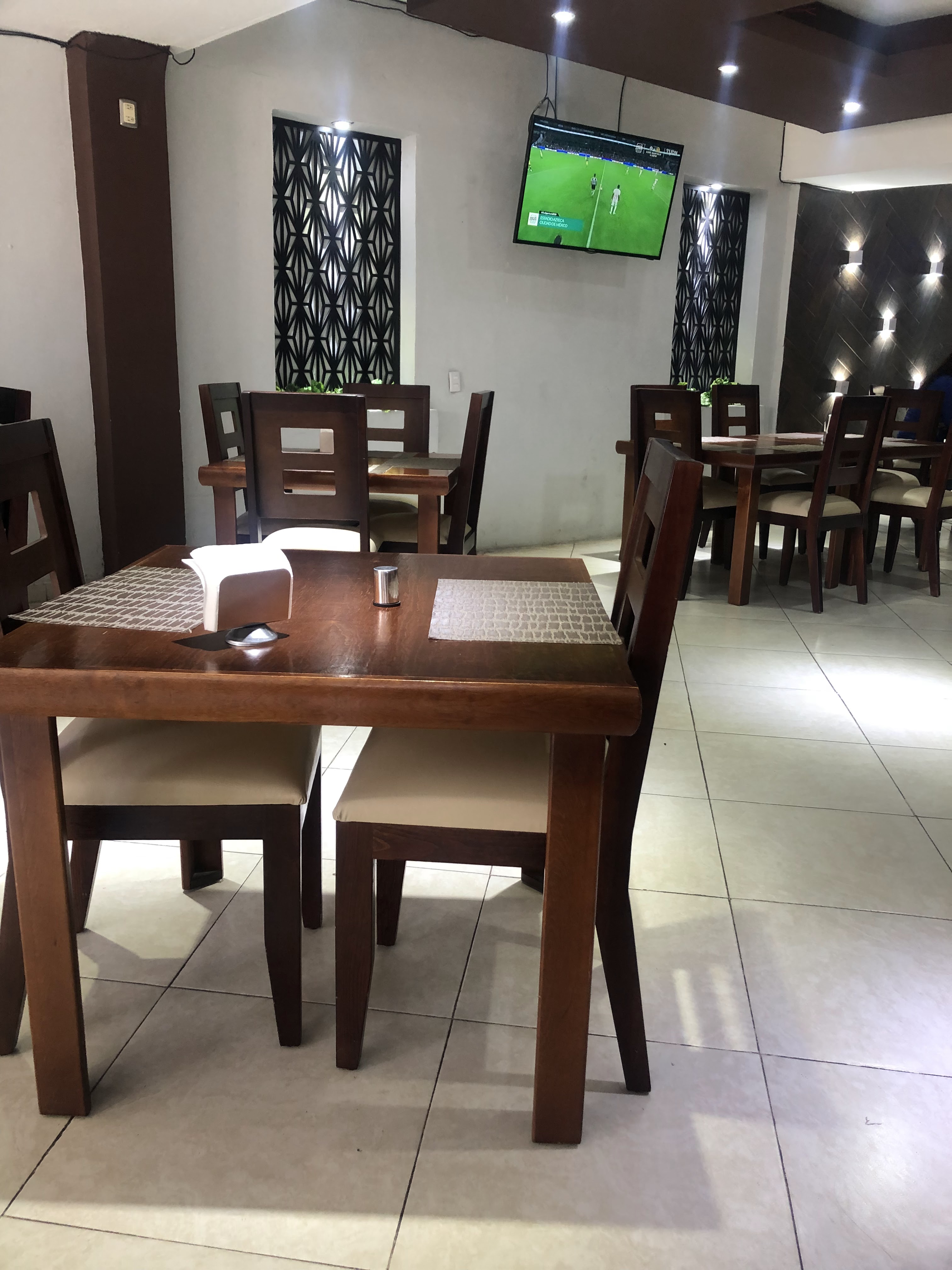 La Mansion Rest&Bar image 10