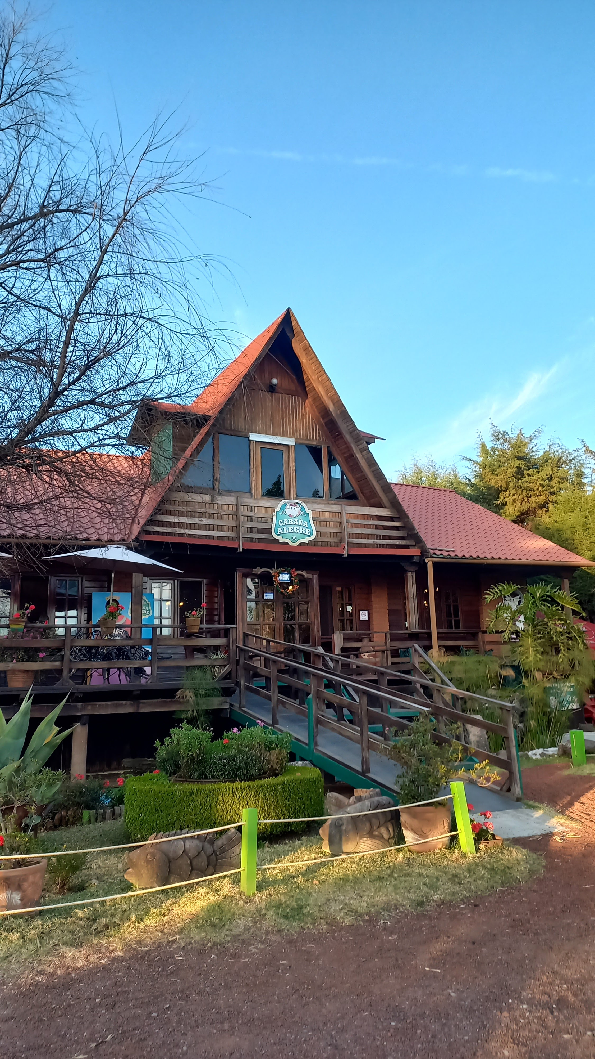 La Cabaña Alegre image 3
