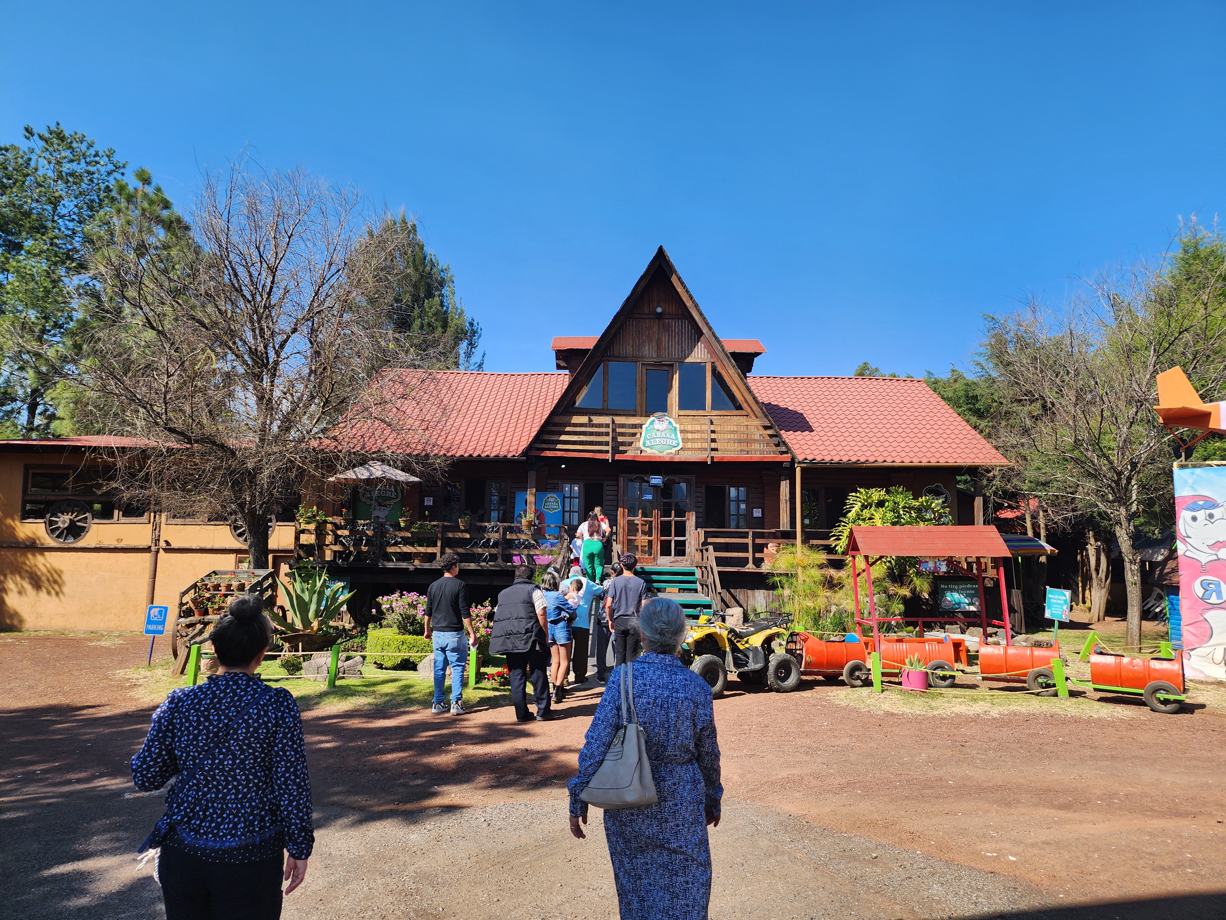 La Cabaña Alegre image 4