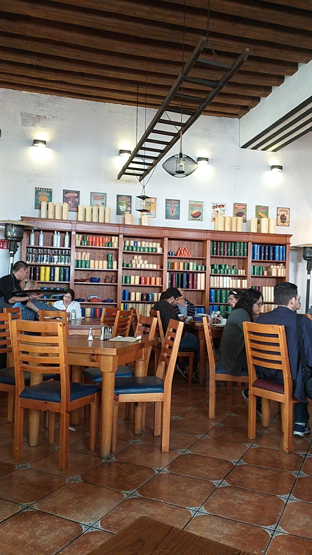 La Surtidora Restaurante Bar Mezcaleria image 3