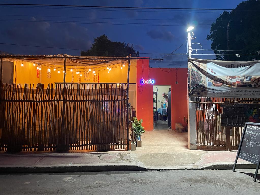 Lulú Café Bistró image 1