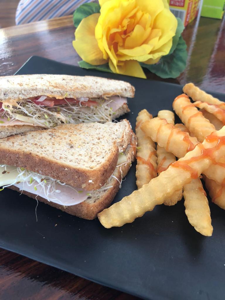 Lulú Café Bistró image 4