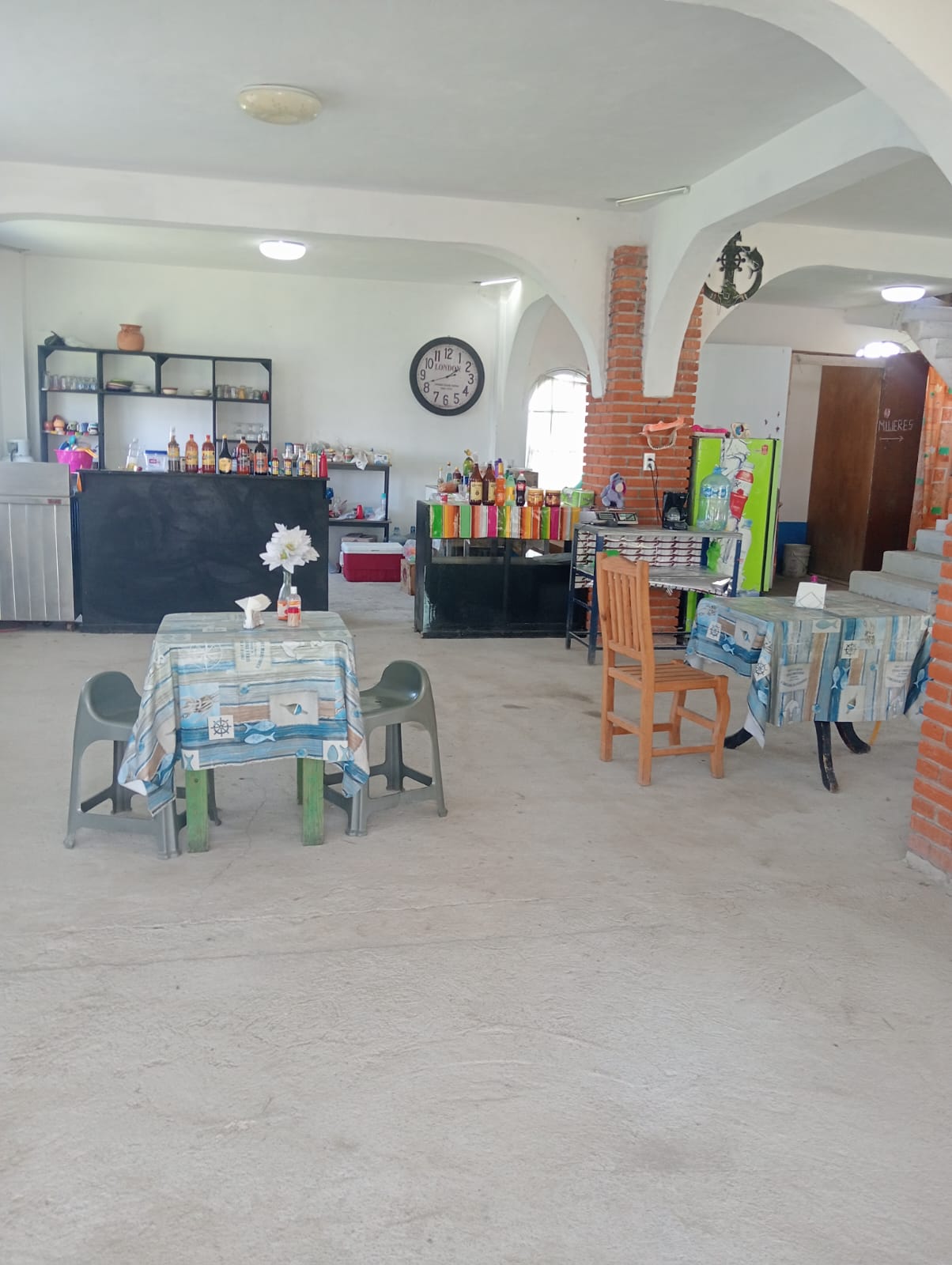 Mariscos El Rey León image 10