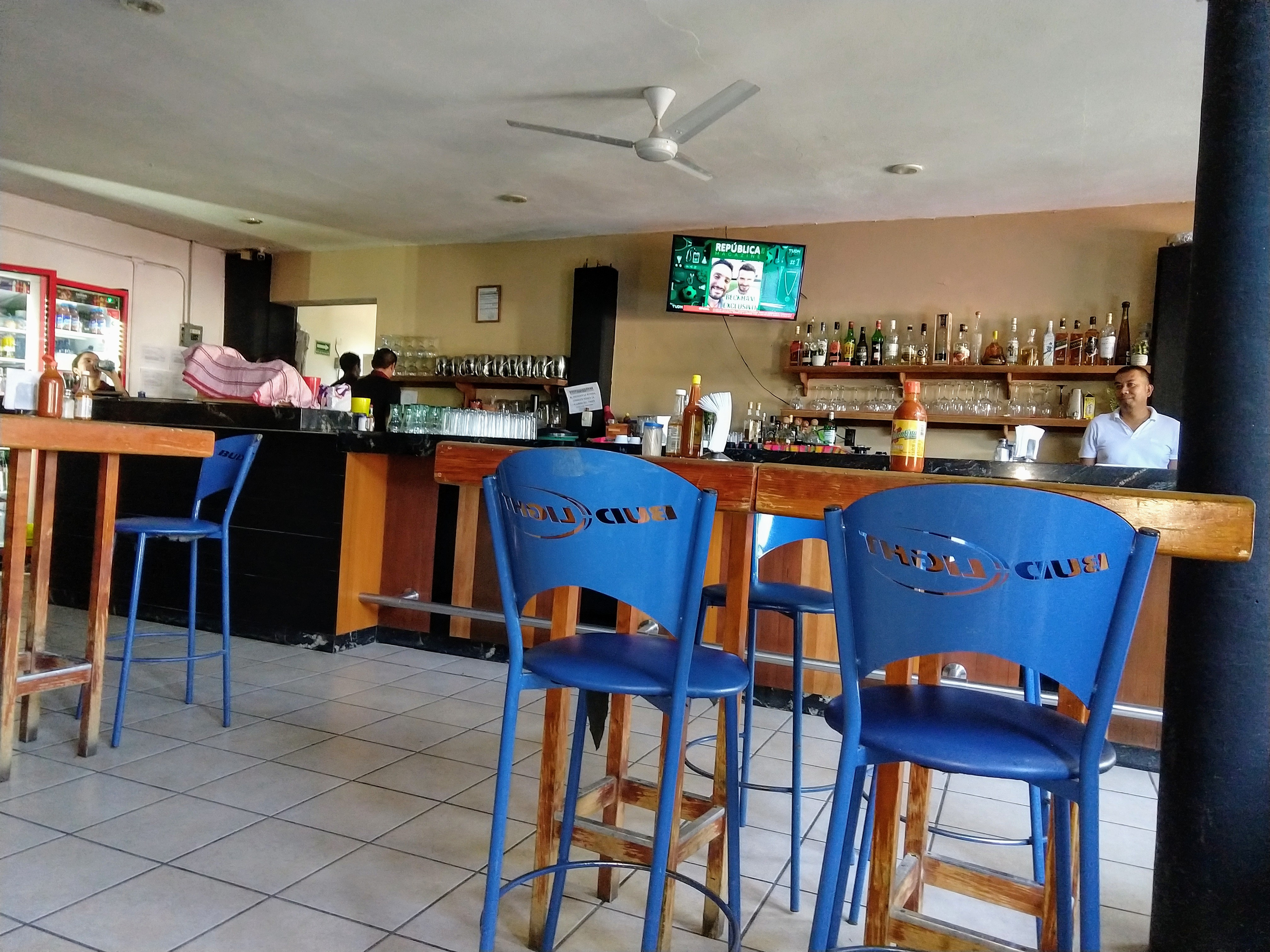 El Sazón Restaurant image 6