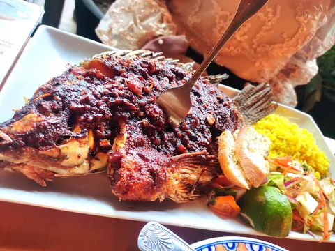 El Sazón Restaurant image 8