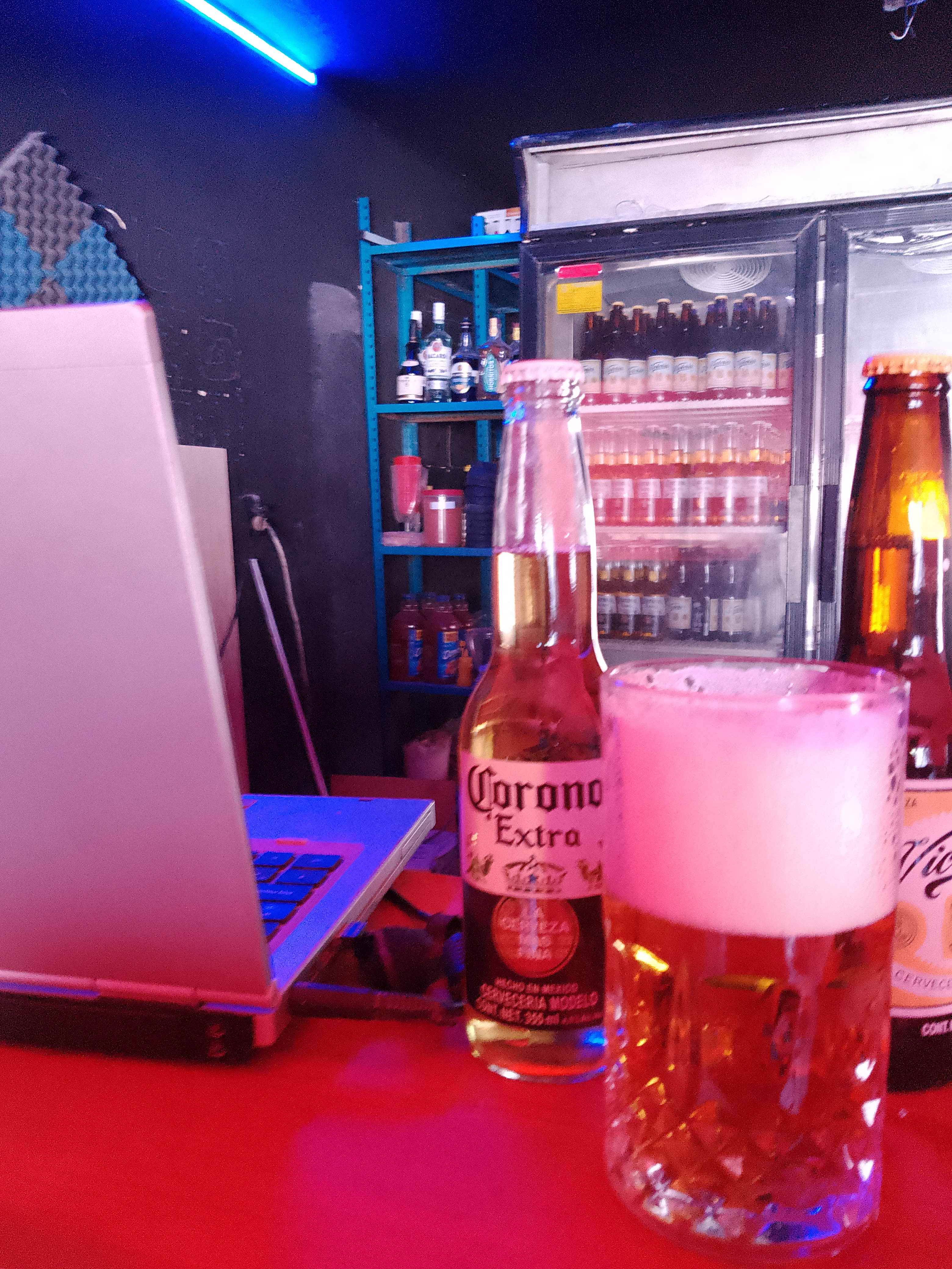 Moe's restaurante bar image 3