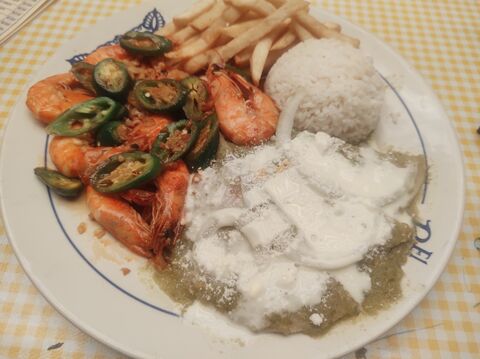 RESTAURANT Y MARISQUERIA "LA PERLA" image 3