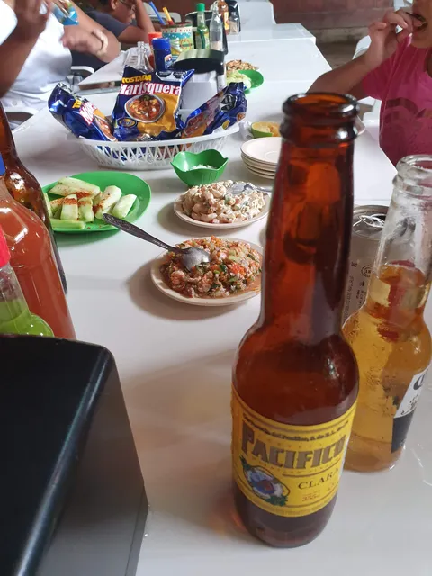 HuaTeQues Bar. image 4