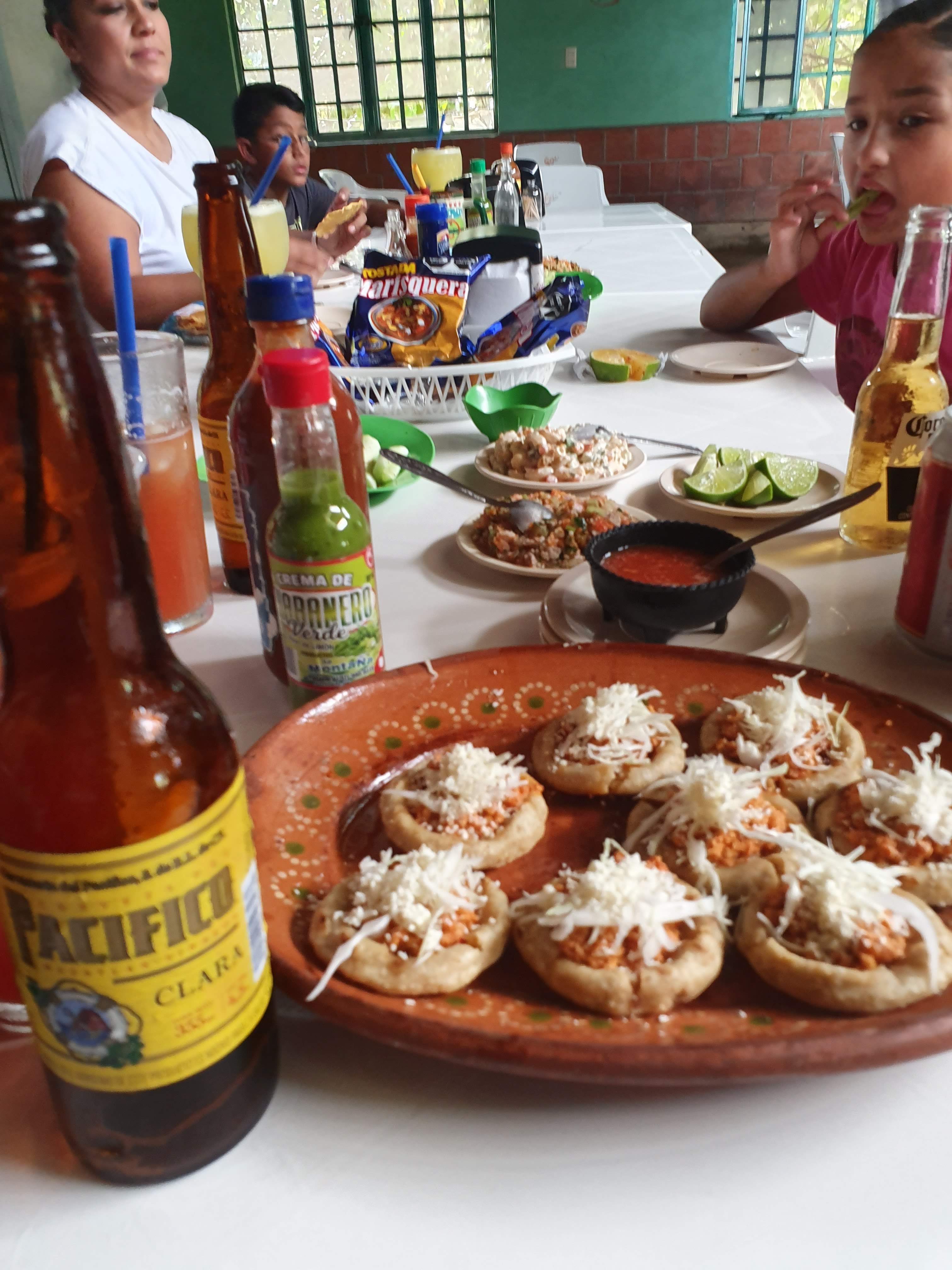 HuaTeQues Bar. image 9