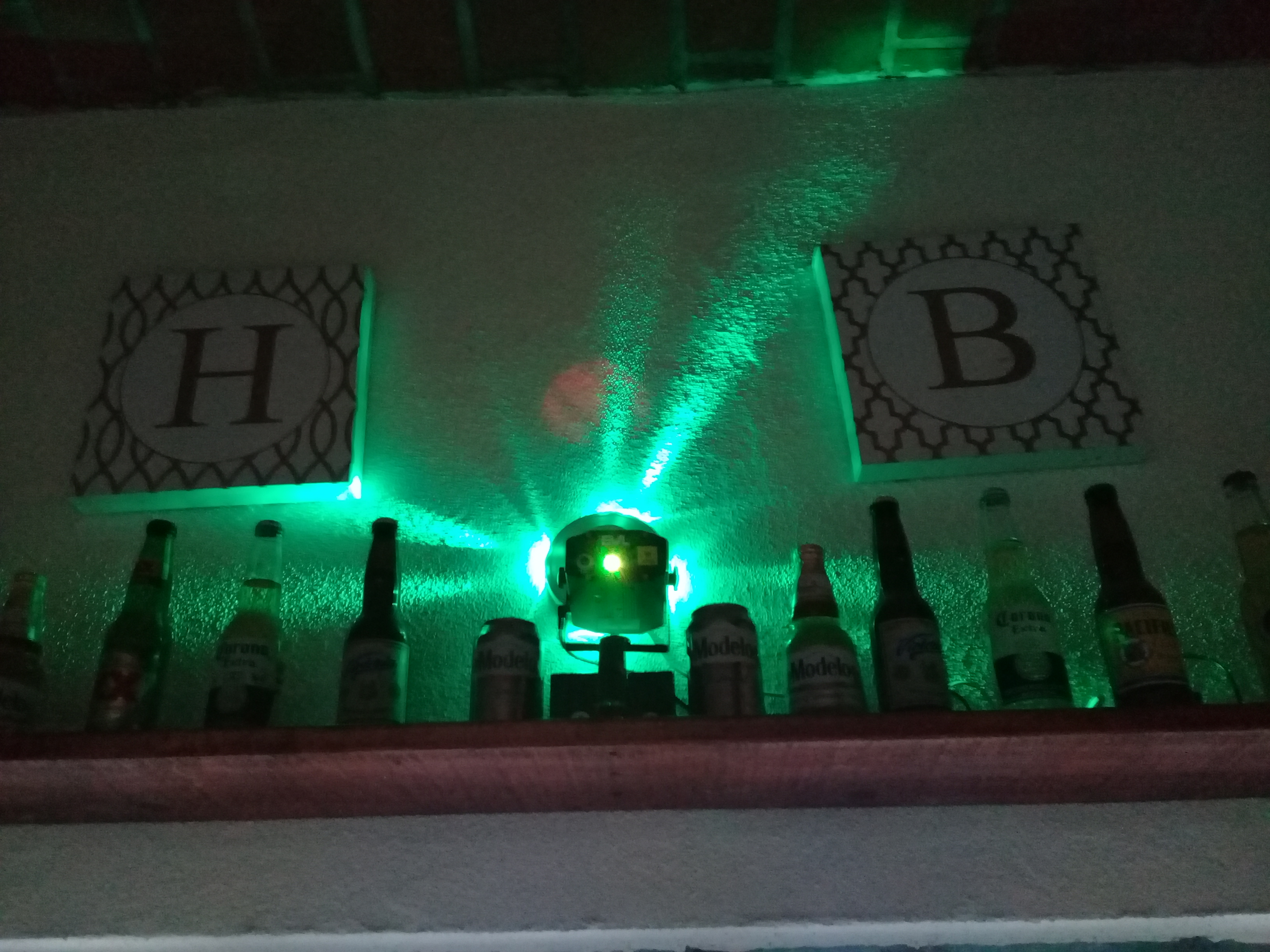 HuaTeQues Bar. image 10