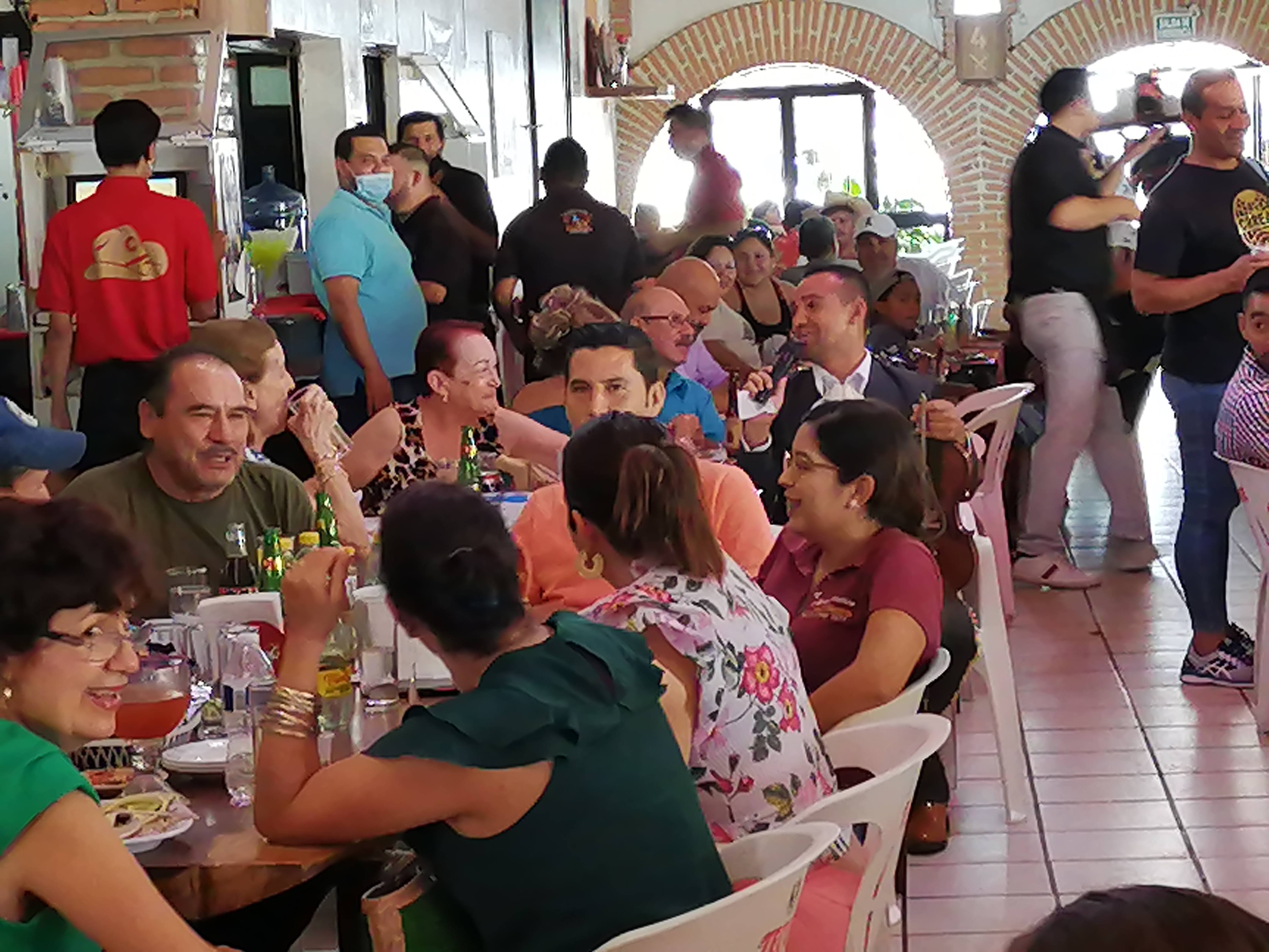 Restaurante "4 Caminos" image 9