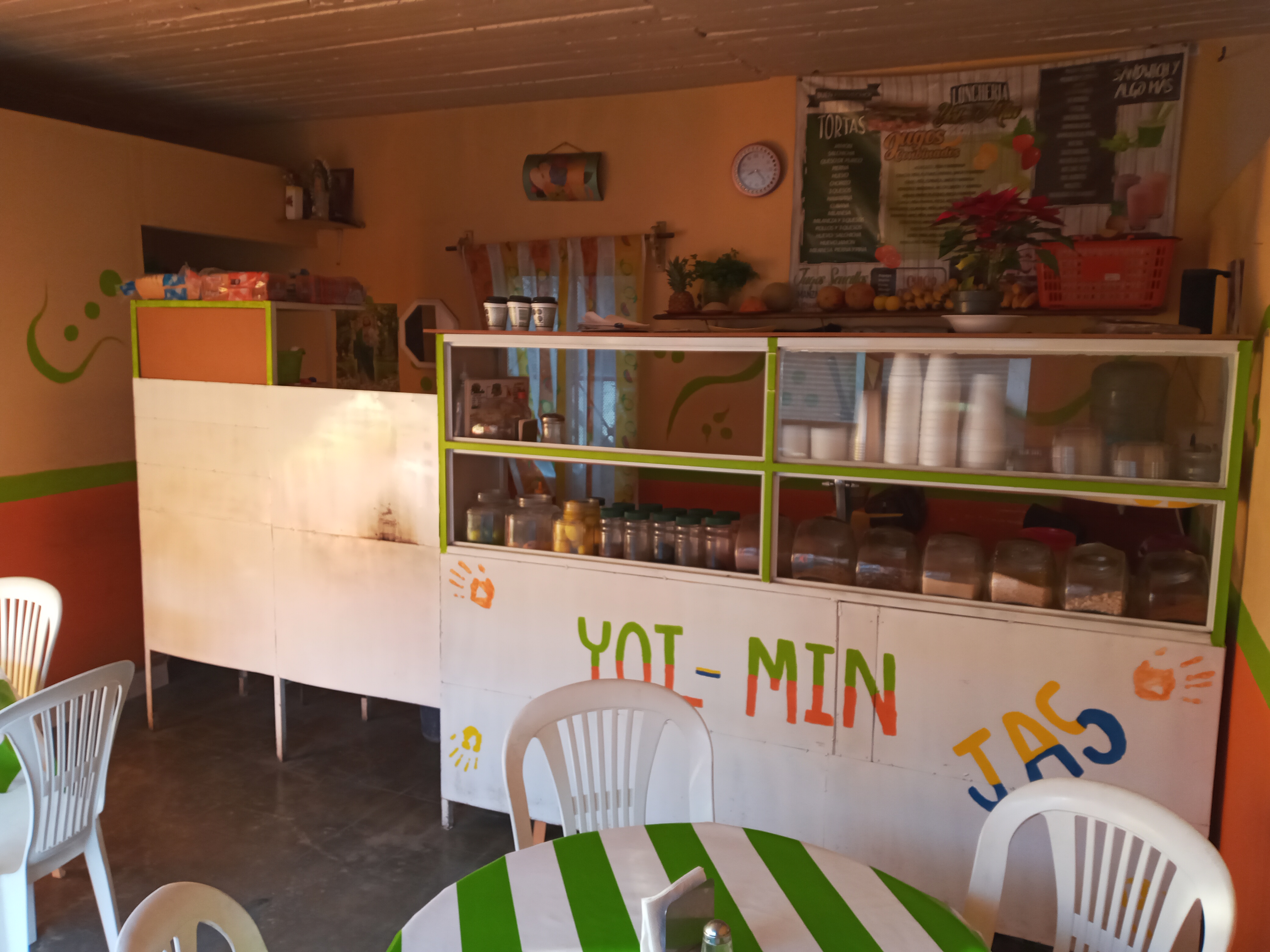 Loncheria "YOLMINJAS" image 10