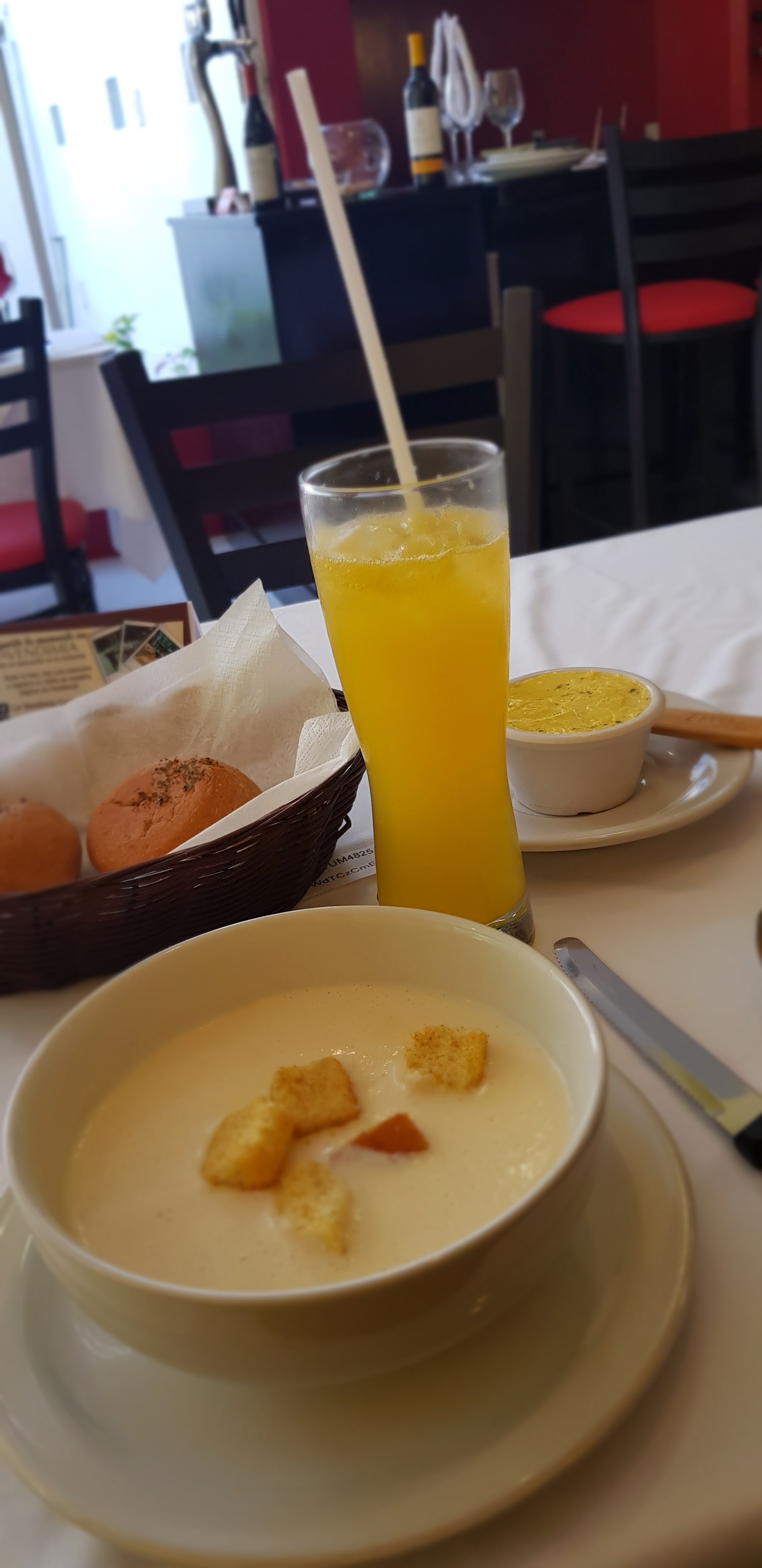 RESTAURANTE LA VENDIMIA, CORTES, QUESOS Y VINOS image 7