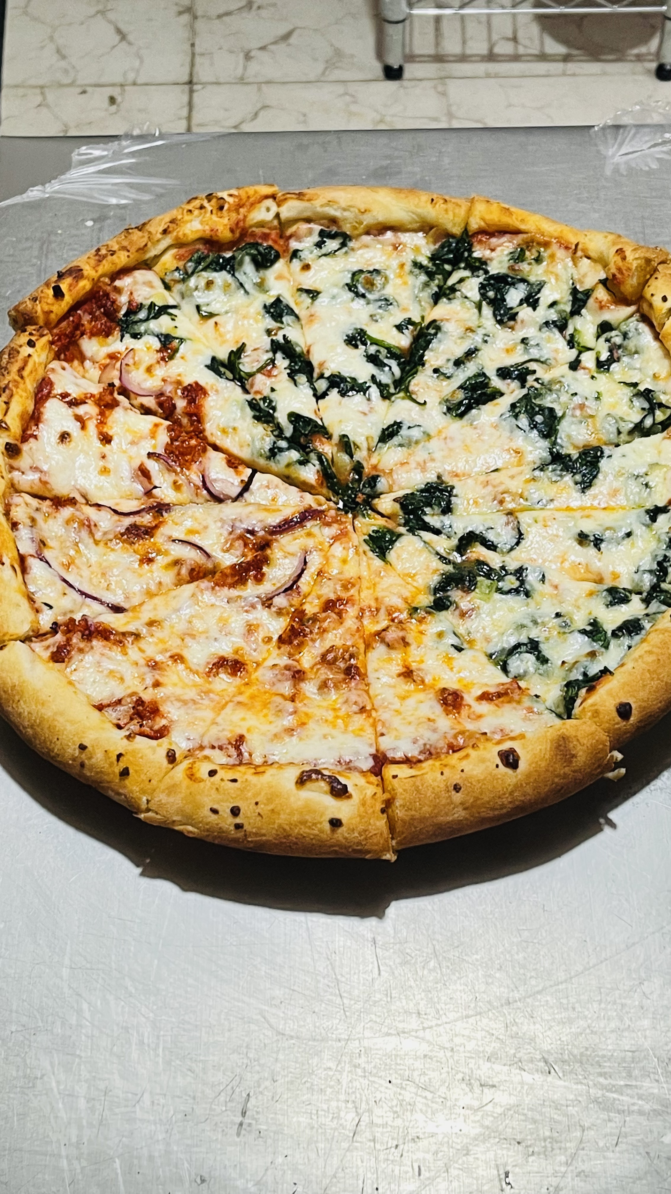 Clarin’s pizza image 1