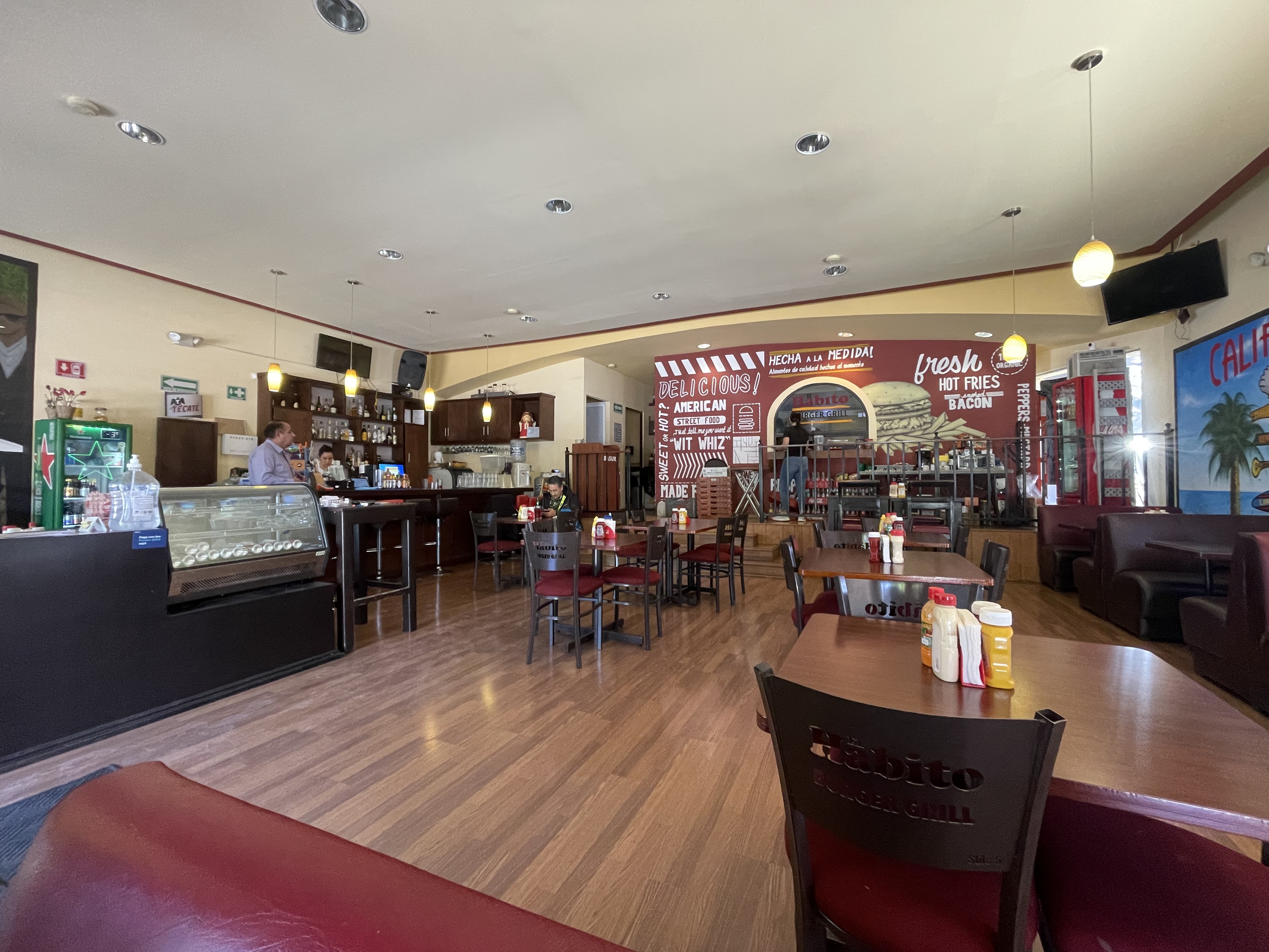 El Hábito Burger Grill image 5