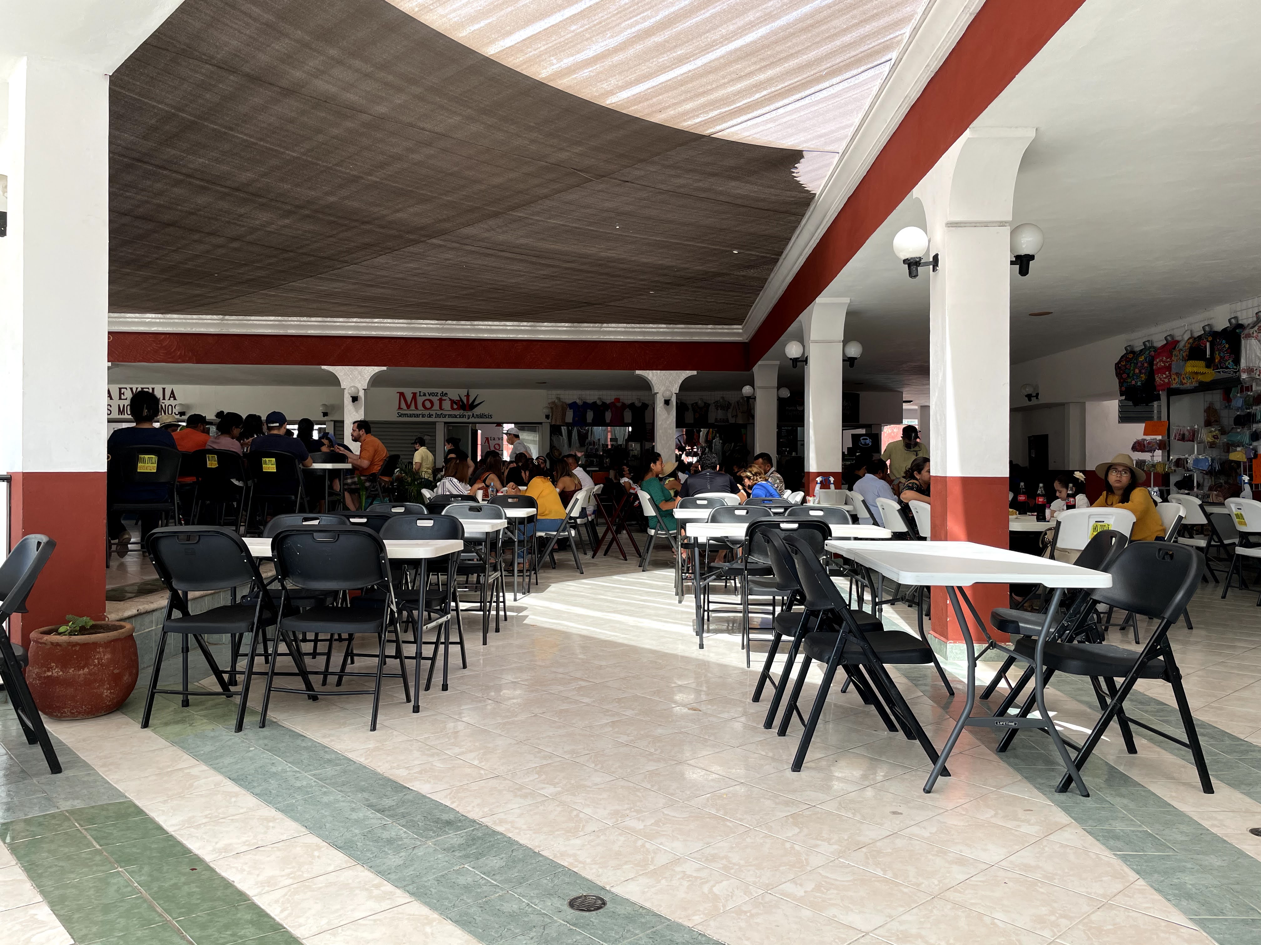 Resturante El Mirador, Originales Huevos Motuleños y más image 3