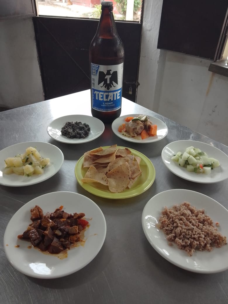 Restaurant familiar los cocos image 1