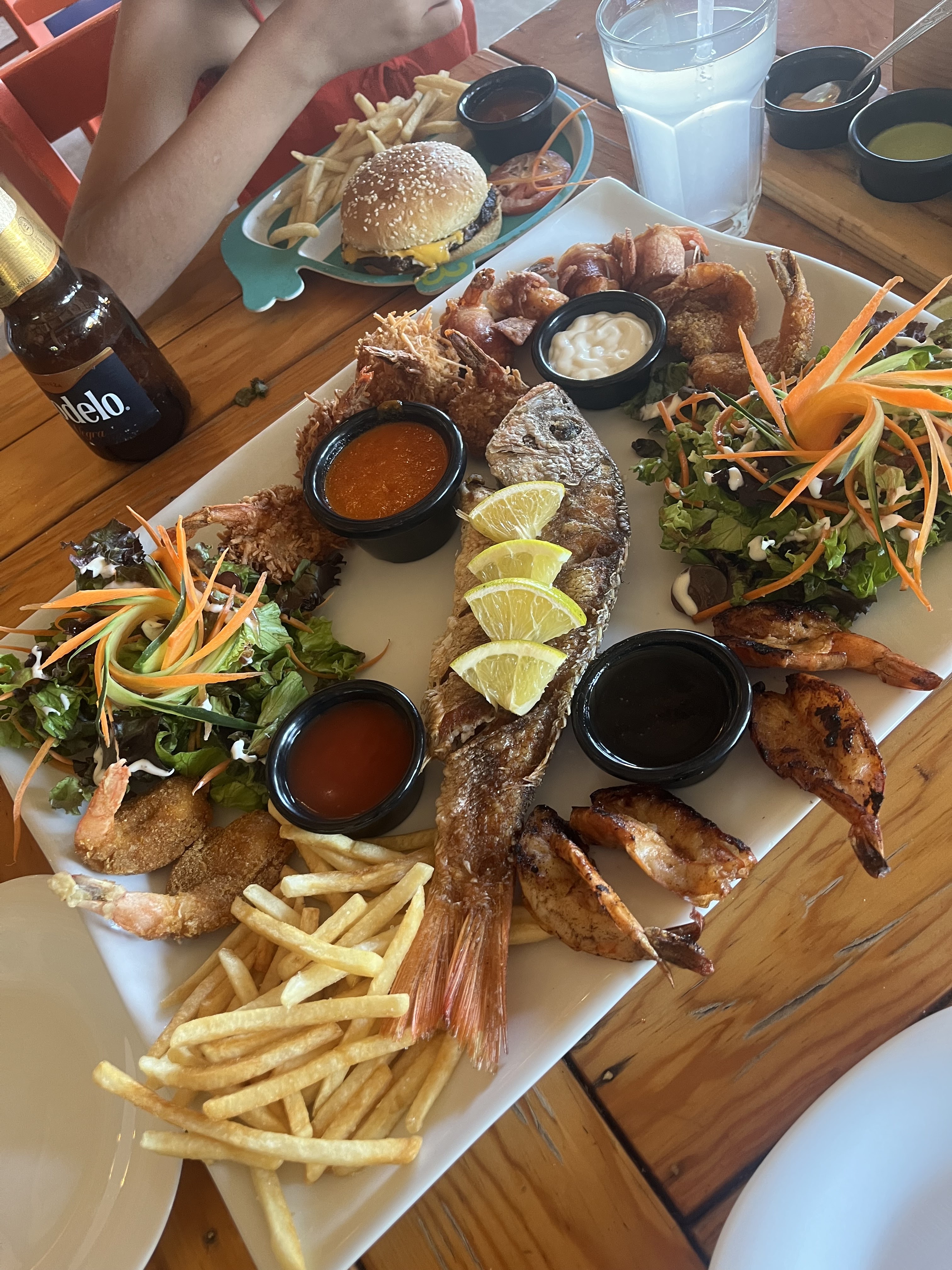 Lola Del Mar image 4