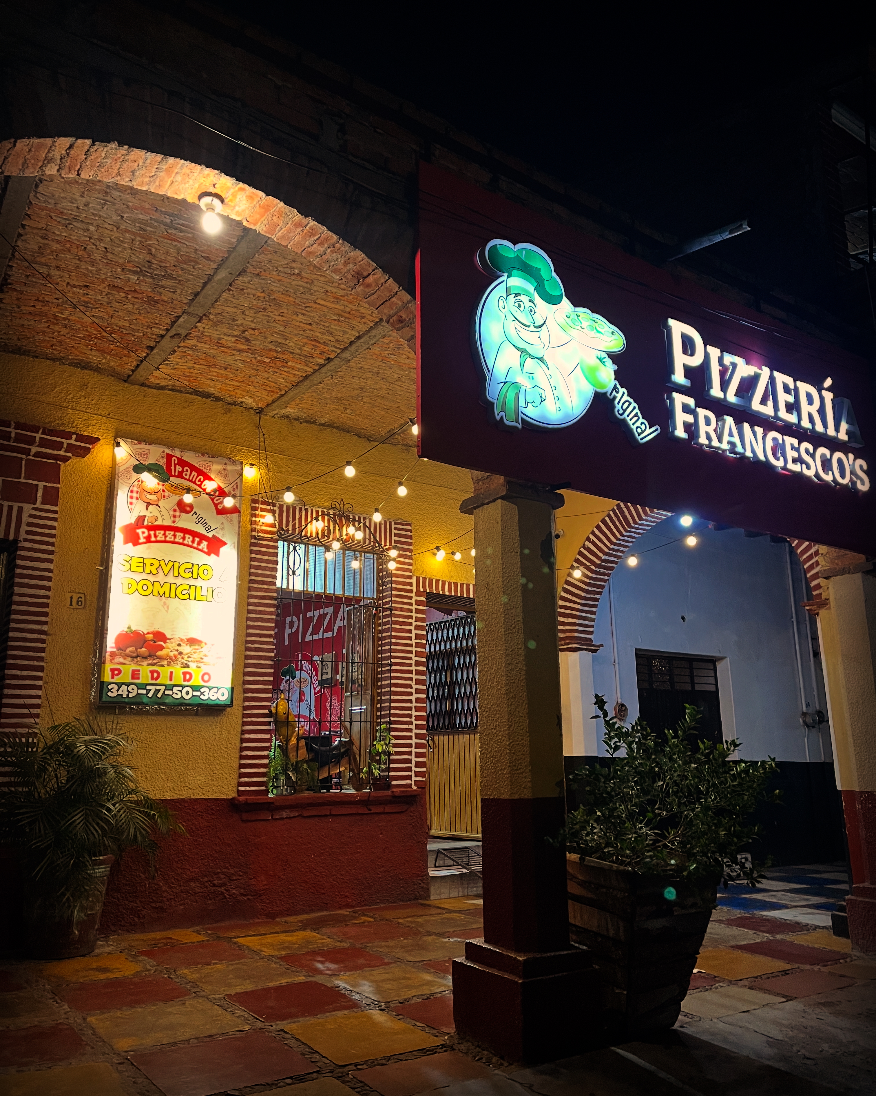 Francesco`s Pizza image 1